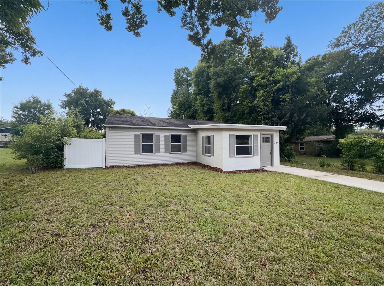 Image 15 of 17 For 324 Bassedena Circle S