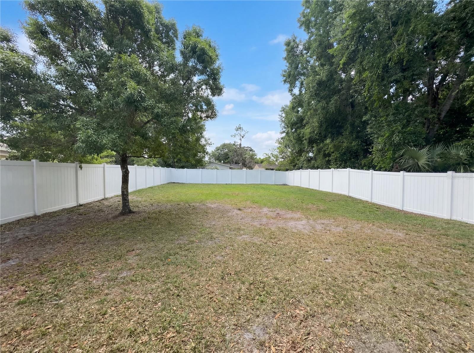 Image 16 of 17 For 324 Bassedena Circle S