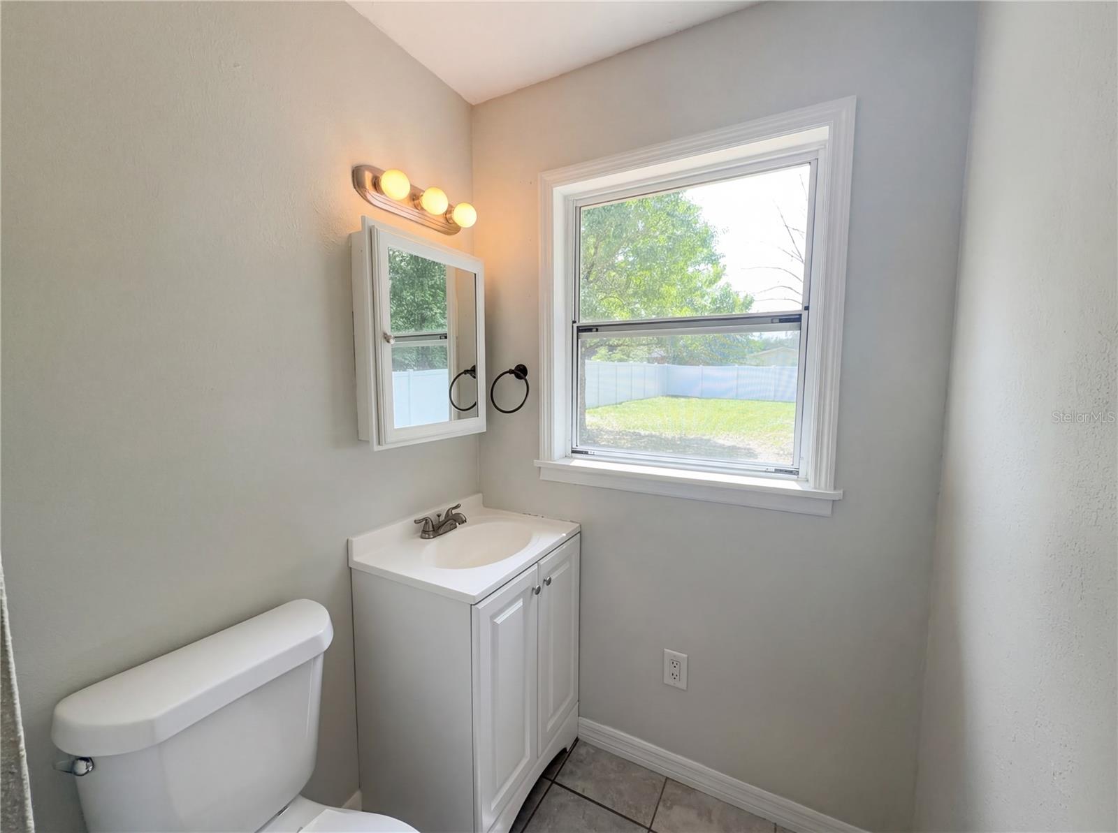 Image 8 of 17 For 324 Bassedena Circle S