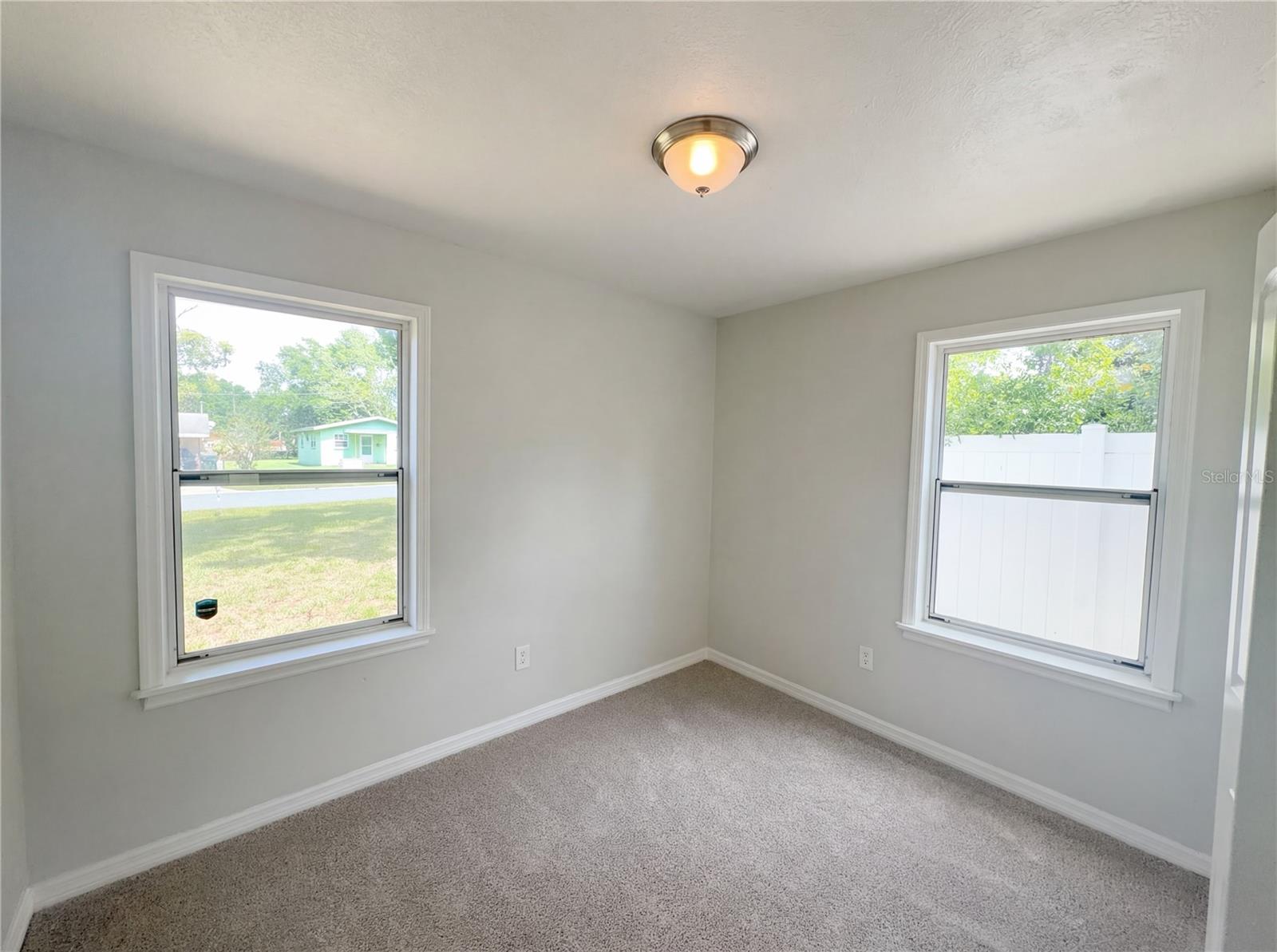 Image 9 of 17 For 324 Bassedena Circle S