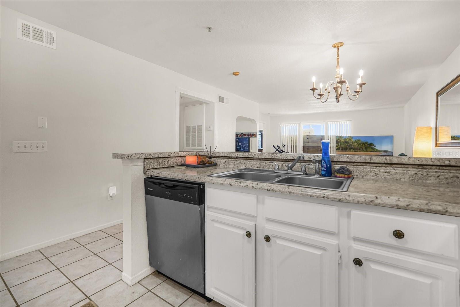 Image 12 of 22 For 13803 Fairway Island Drive 1626
