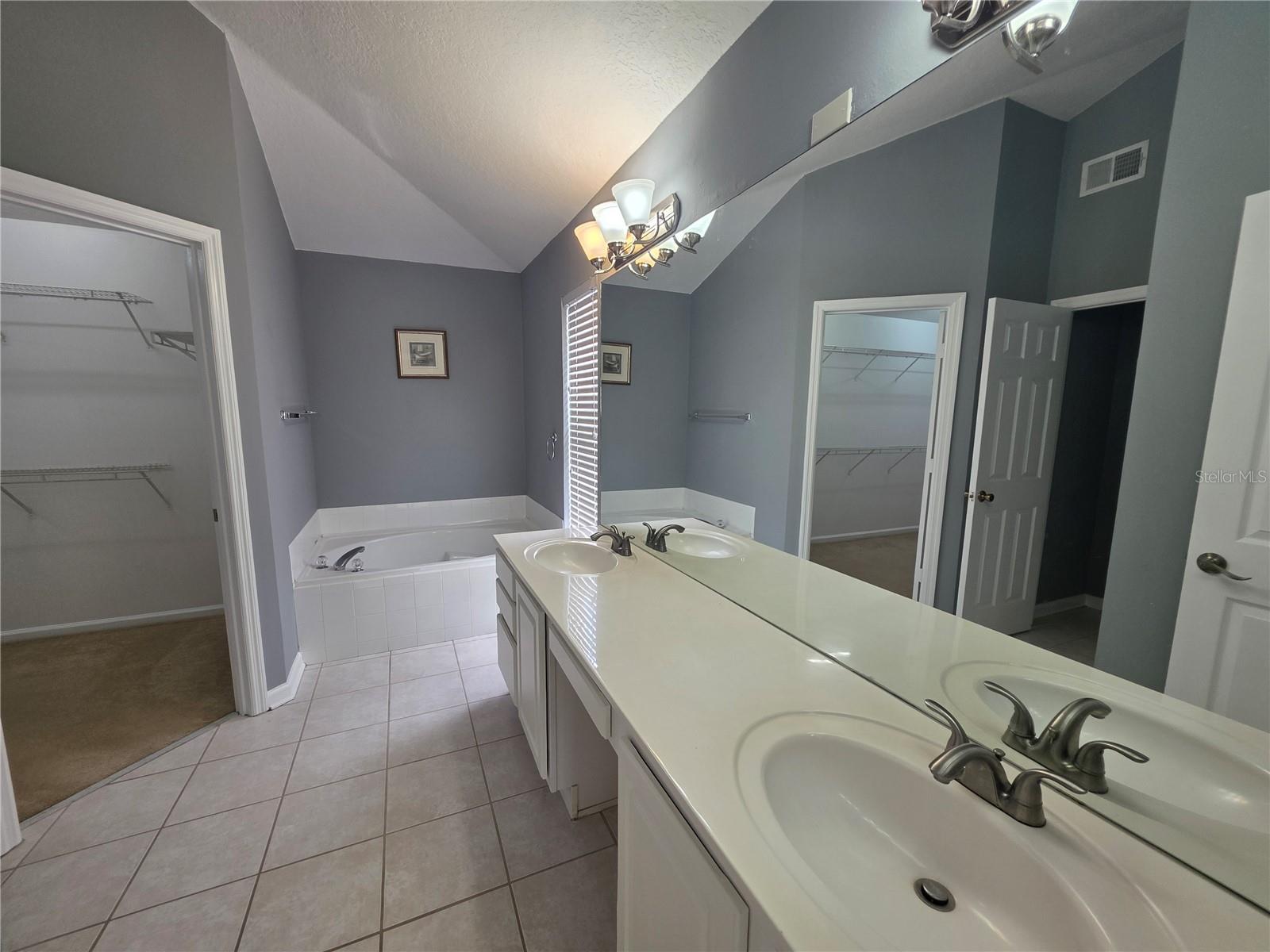 Image 14 of 34 For 289 Hanging Moss Circle