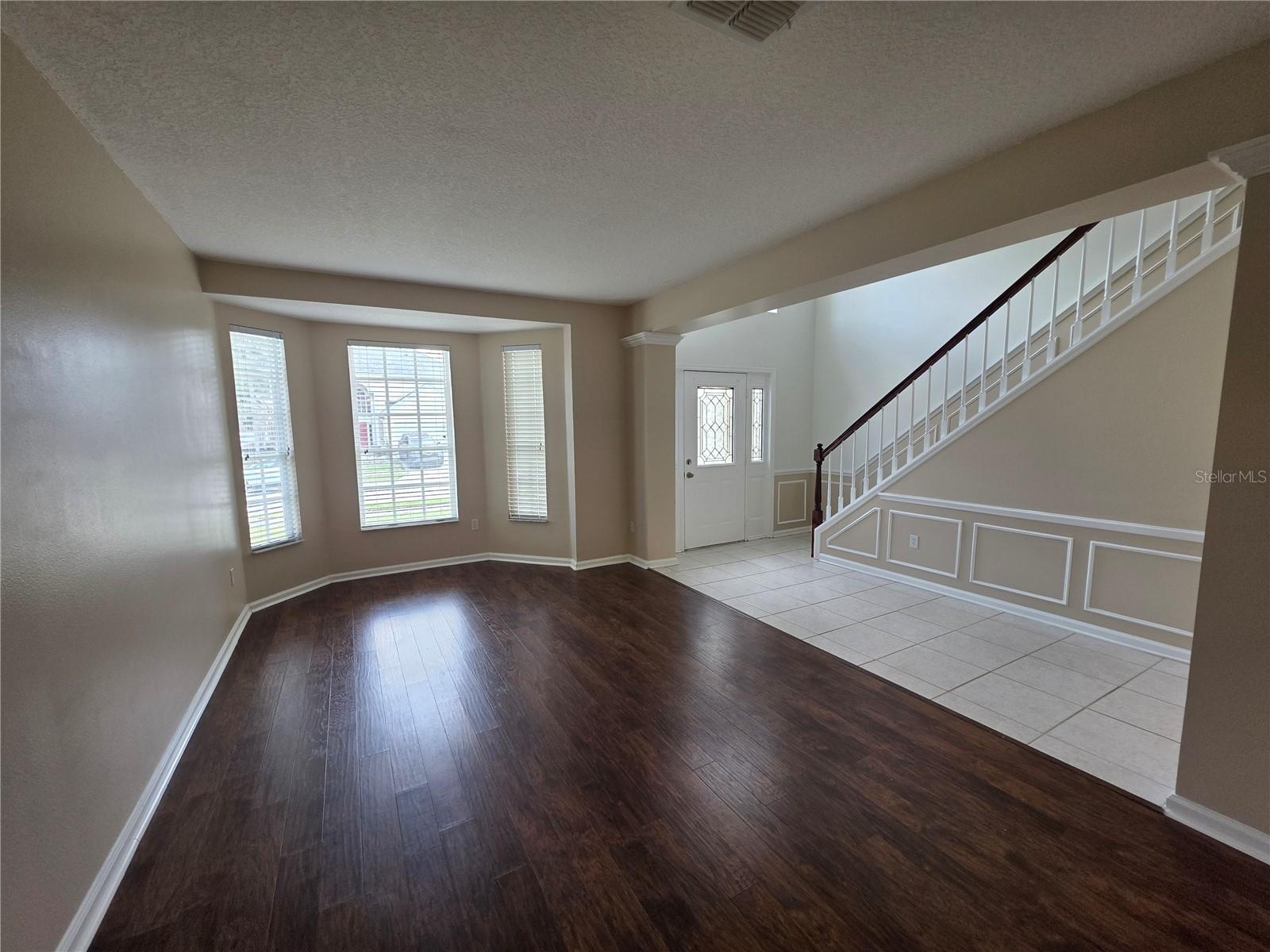 Image 3 of 34 For 289 Hanging Moss Circle