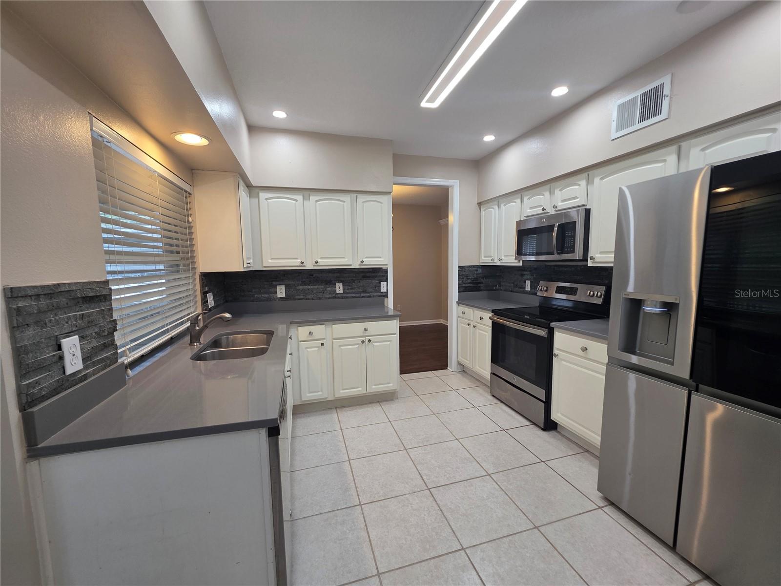 Image 9 of 34 For 289 Hanging Moss Circle