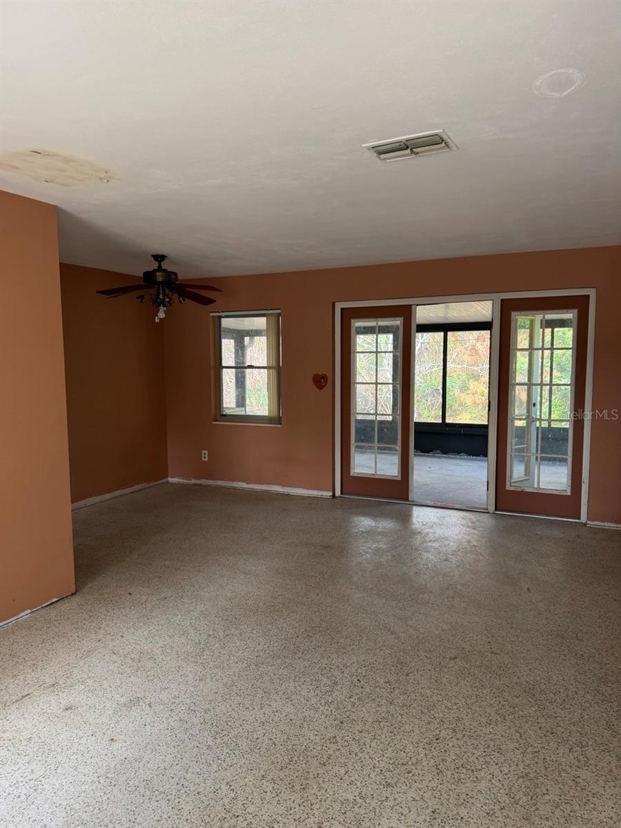 Image 4 of 13 For 120 Fairfax Avenue