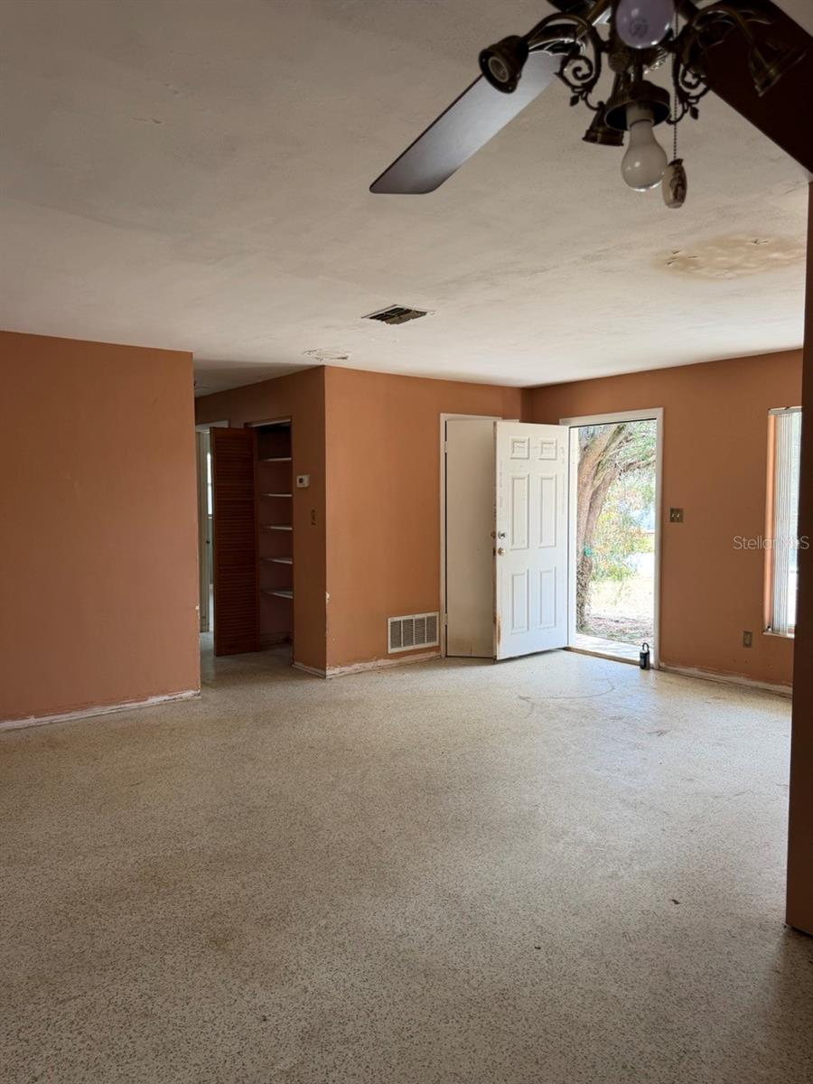 Image 7 of 13 For 120 Fairfax Avenue