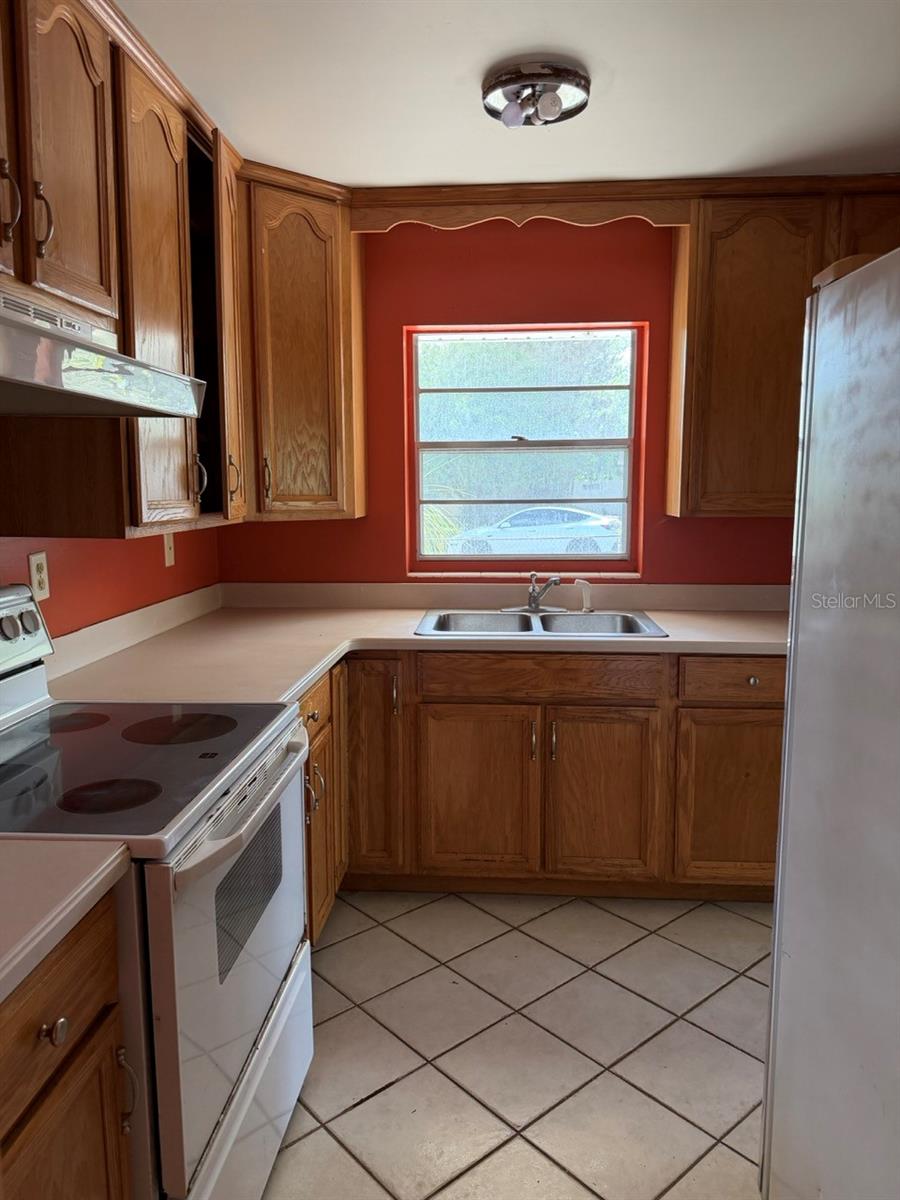 Image 8 of 13 For 120 Fairfax Avenue