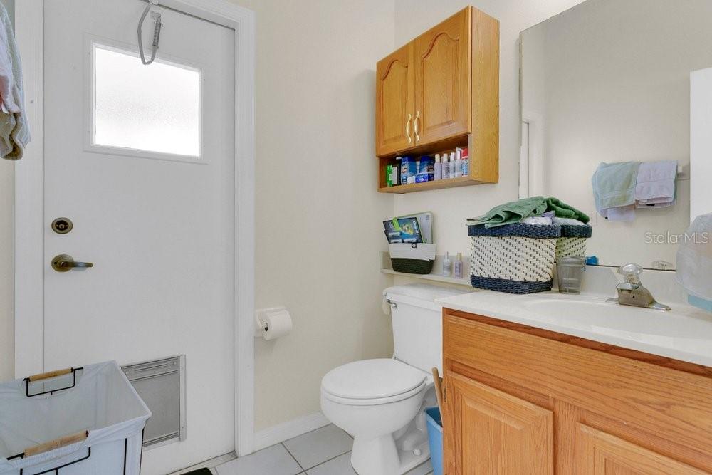 Listing photo id 16 for 3403 Gatlin Place Circle