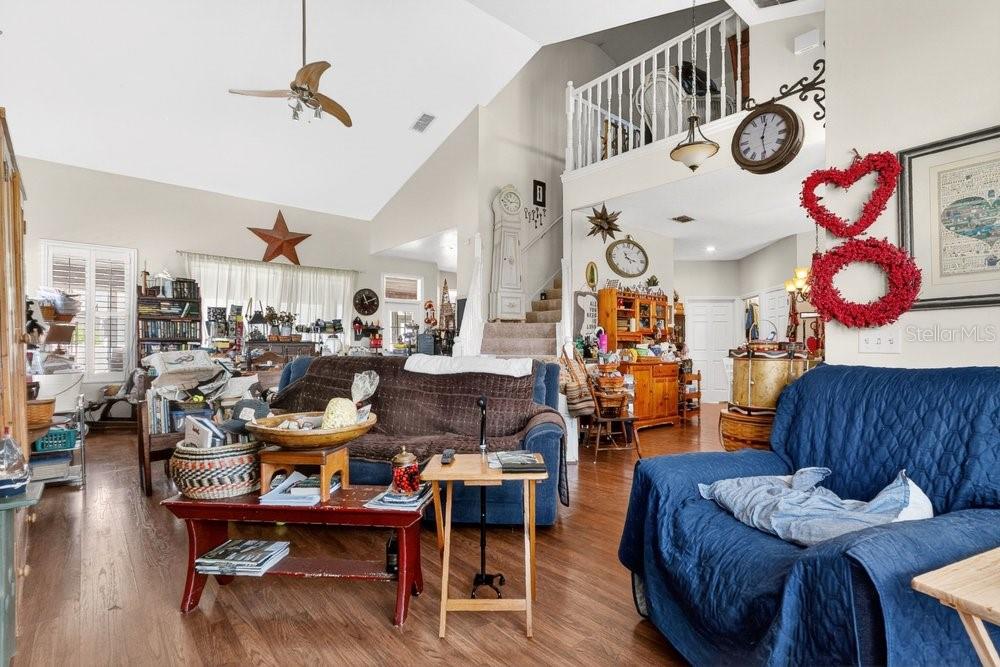 Listing photo id 5 for 3403 Gatlin Place Circle