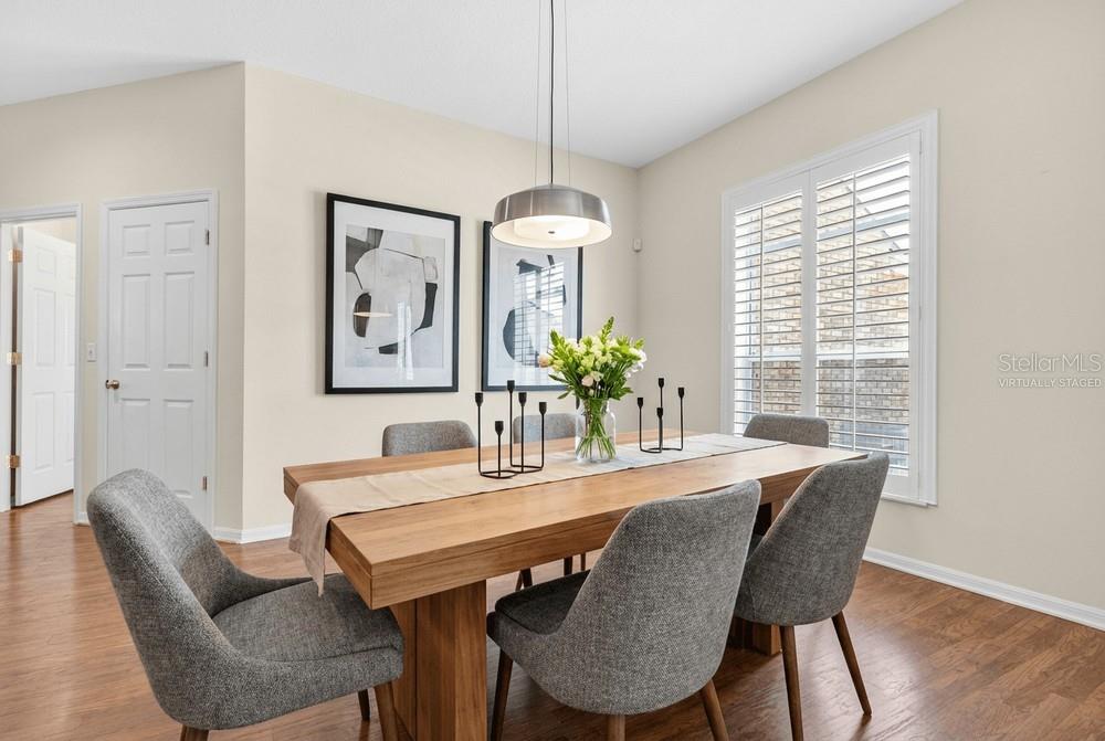 Listing photo id 6 for 3403 Gatlin Place Circle