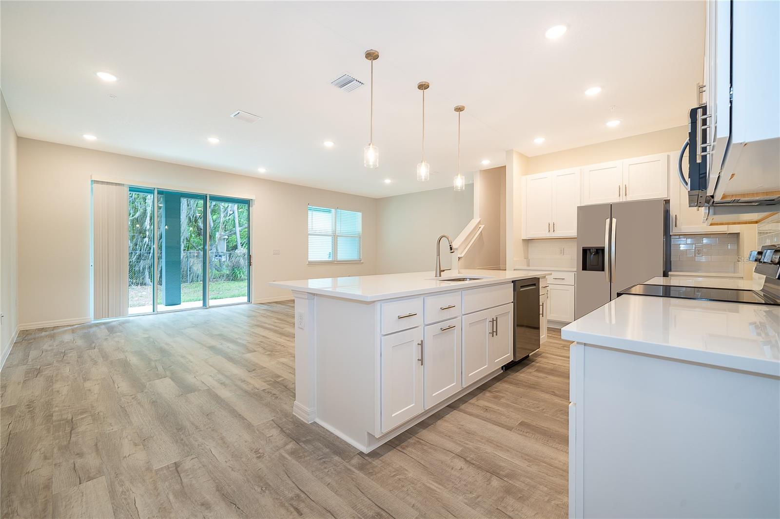 Image 4 of 32 For 5261 Luisa Court