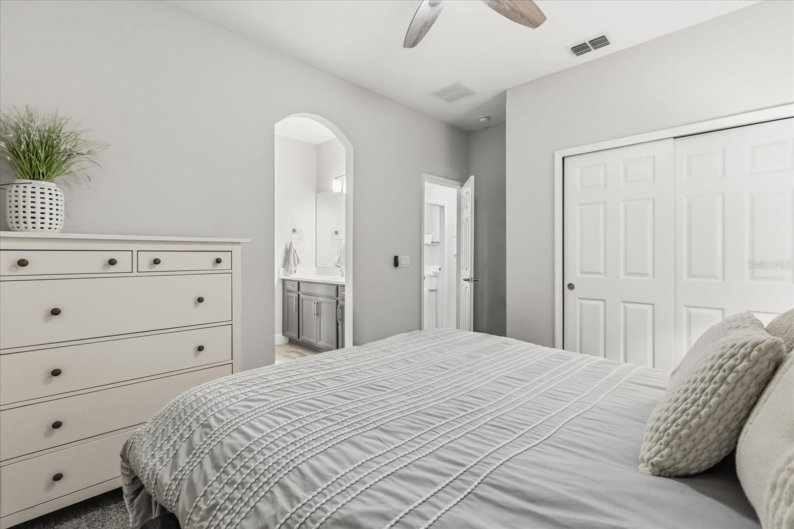 Image 25 of 47 For 1169 Fieldstone Circle