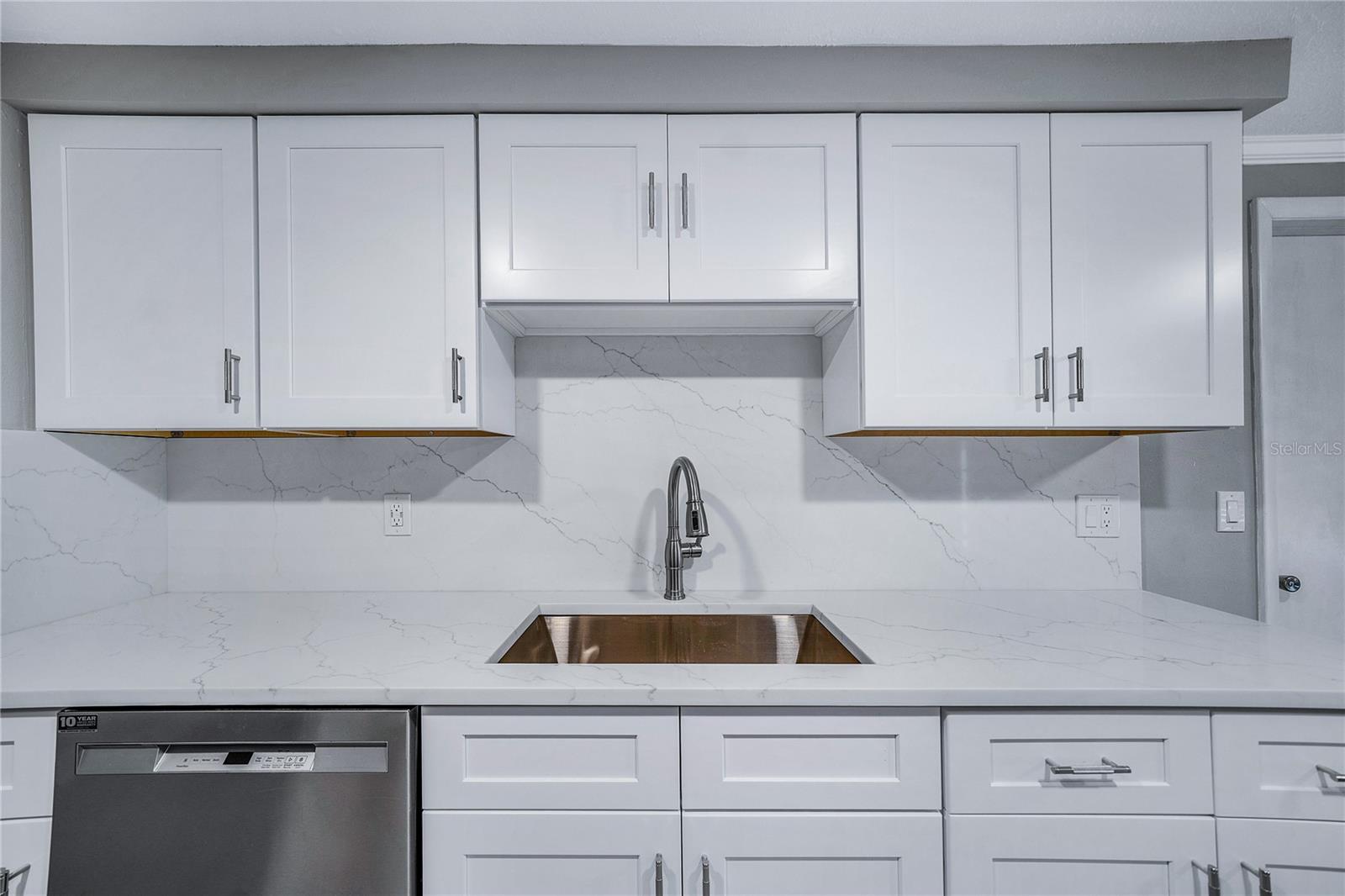 Image 17 of 43 For 9151 Fairweather Drive