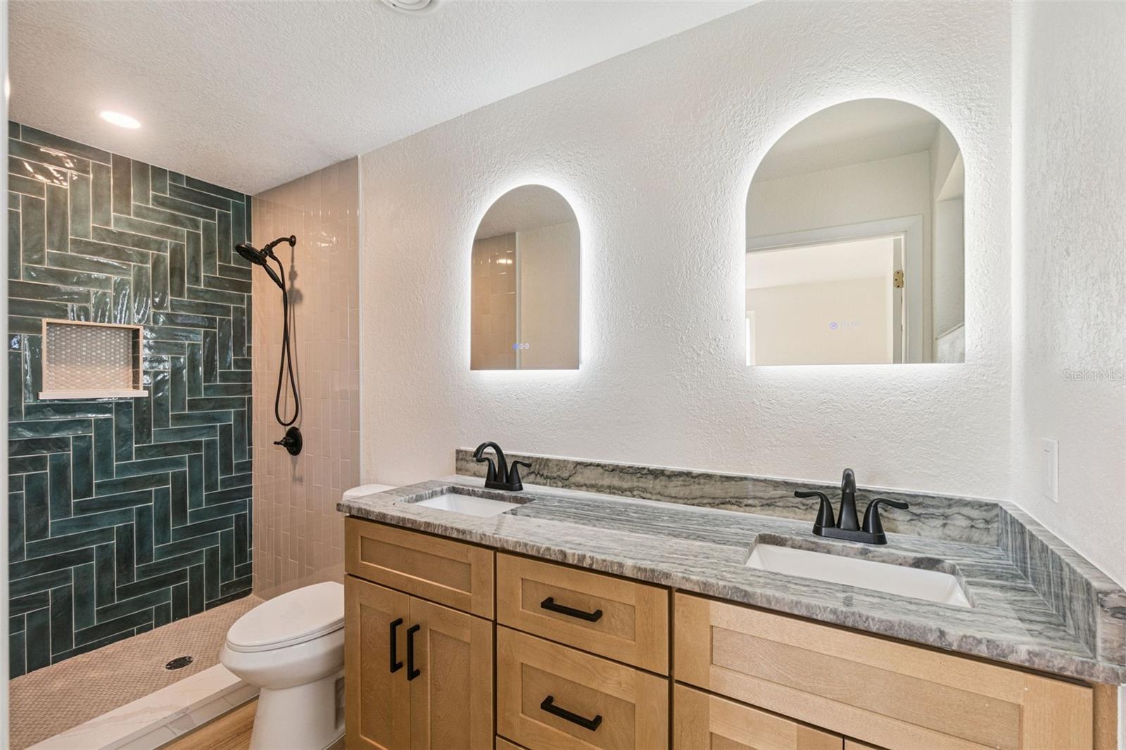 Image 21 of 47 For 3050 Princeton Avenue