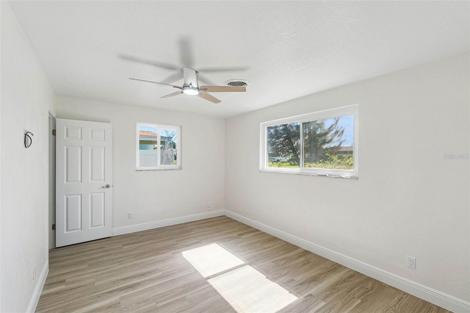 Image 23 of 47 For 3050 Princeton Avenue