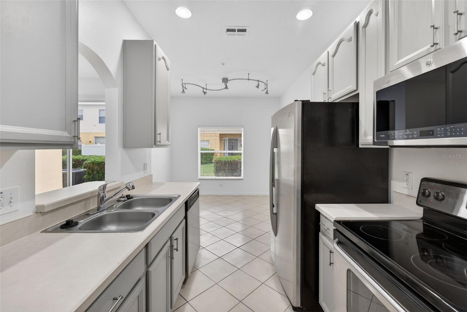 Image 13 of 44 For 721 Fortanini Circle