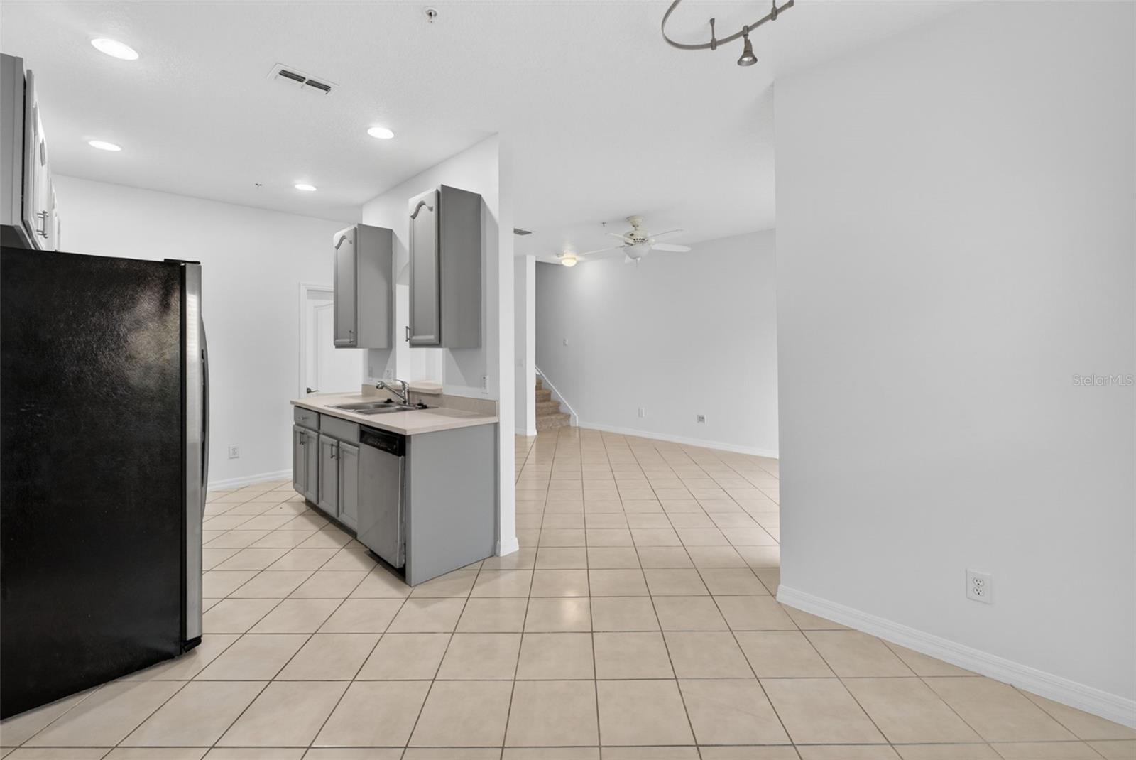 Image 17 of 44 For 721 Fortanini Circle