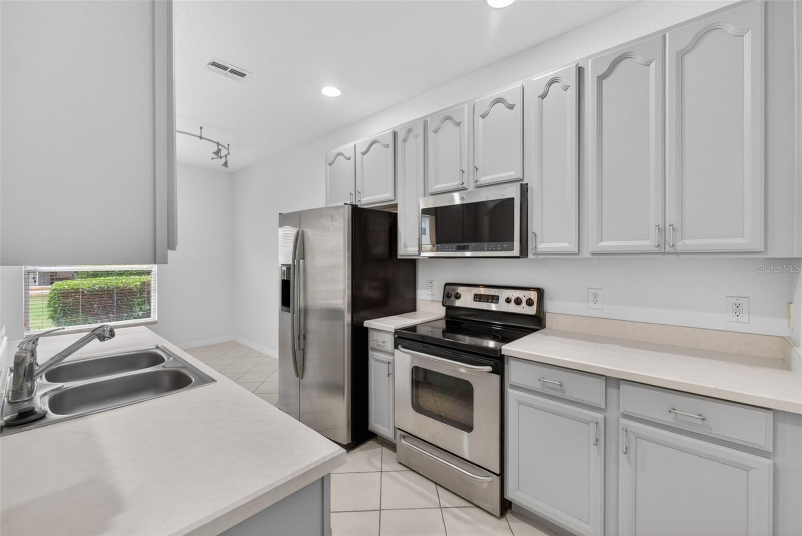 Image 3 of 44 For 721 Fortanini Circle