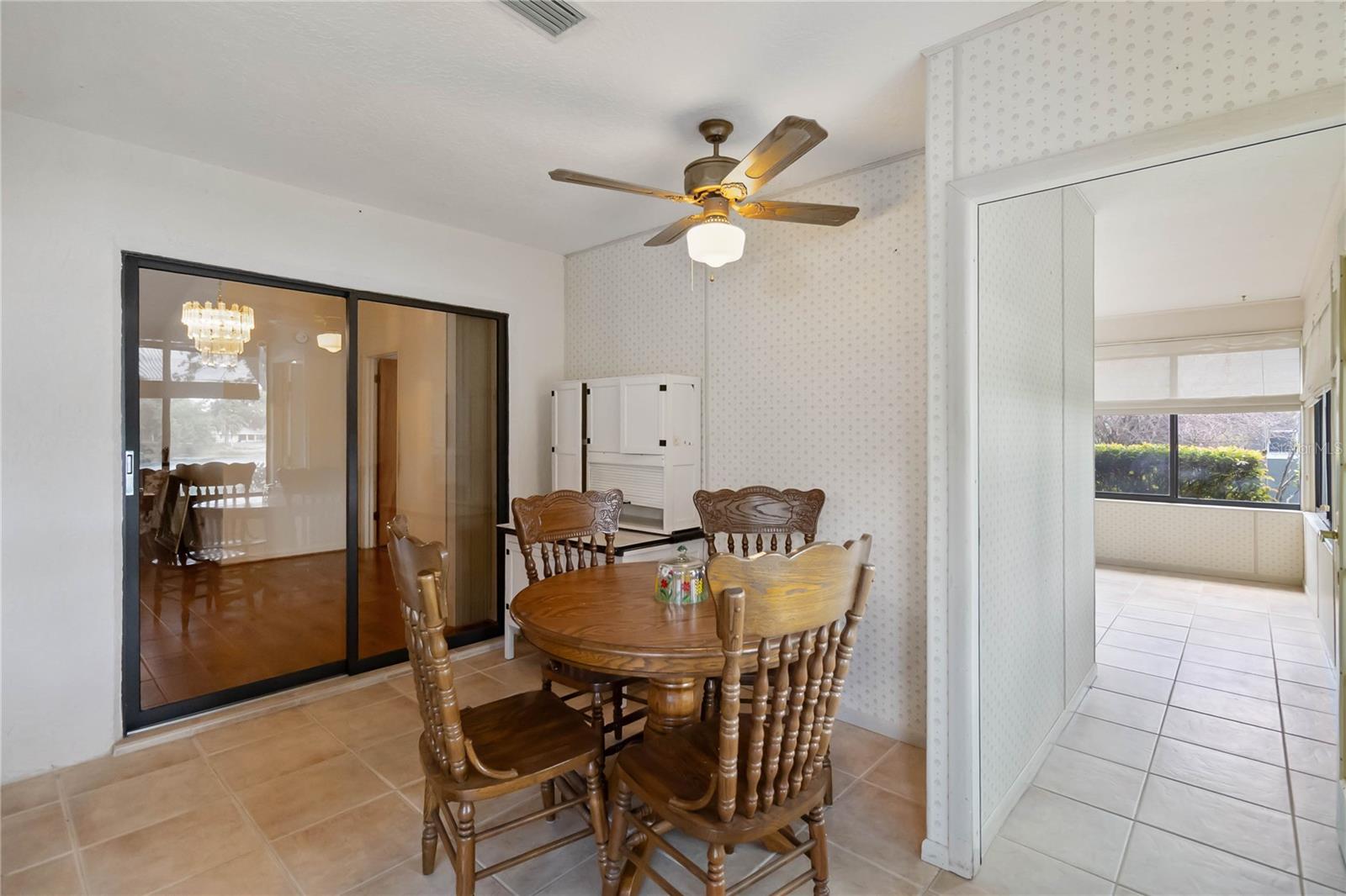 Image 20 of 36 For 9835 Lakeshore Drive