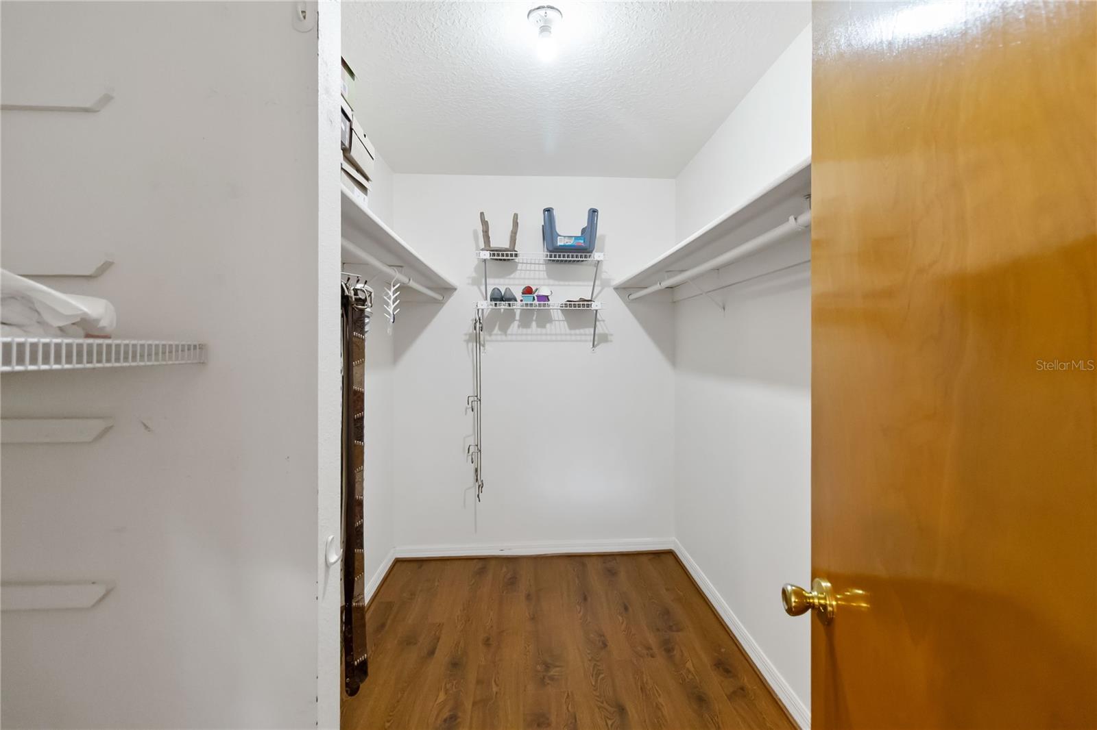 Image 24 of 36 For 9835 Lakeshore Drive