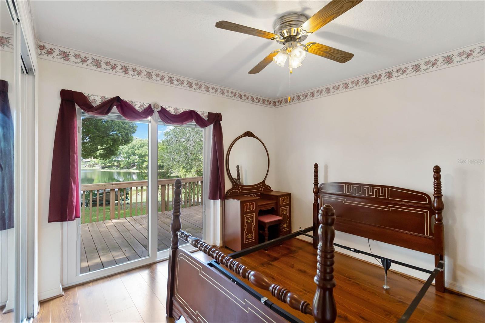 Image 27 of 36 For 9835 Lakeshore Drive