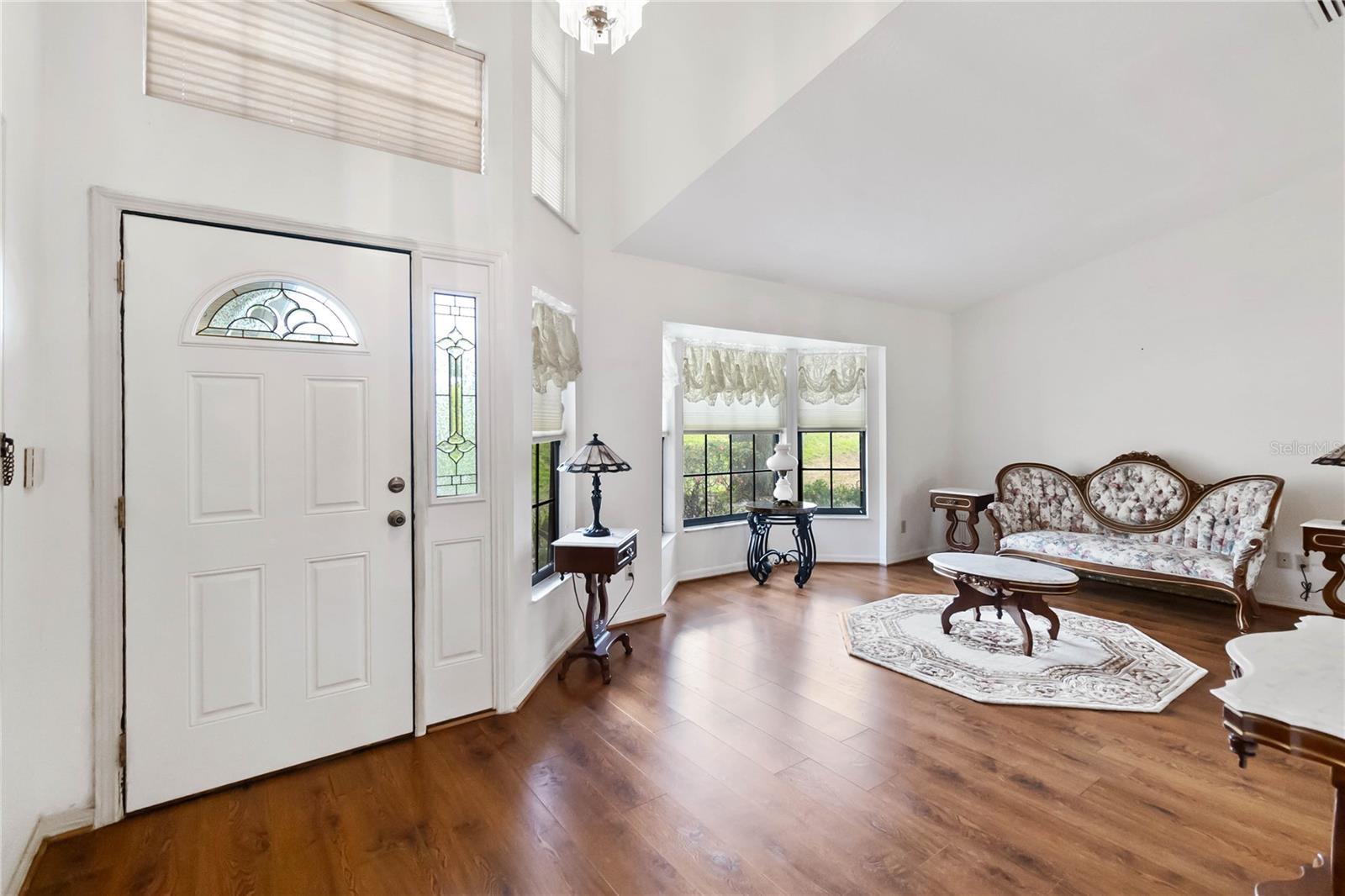 Image 7 of 36 For 9835 Lakeshore Drive