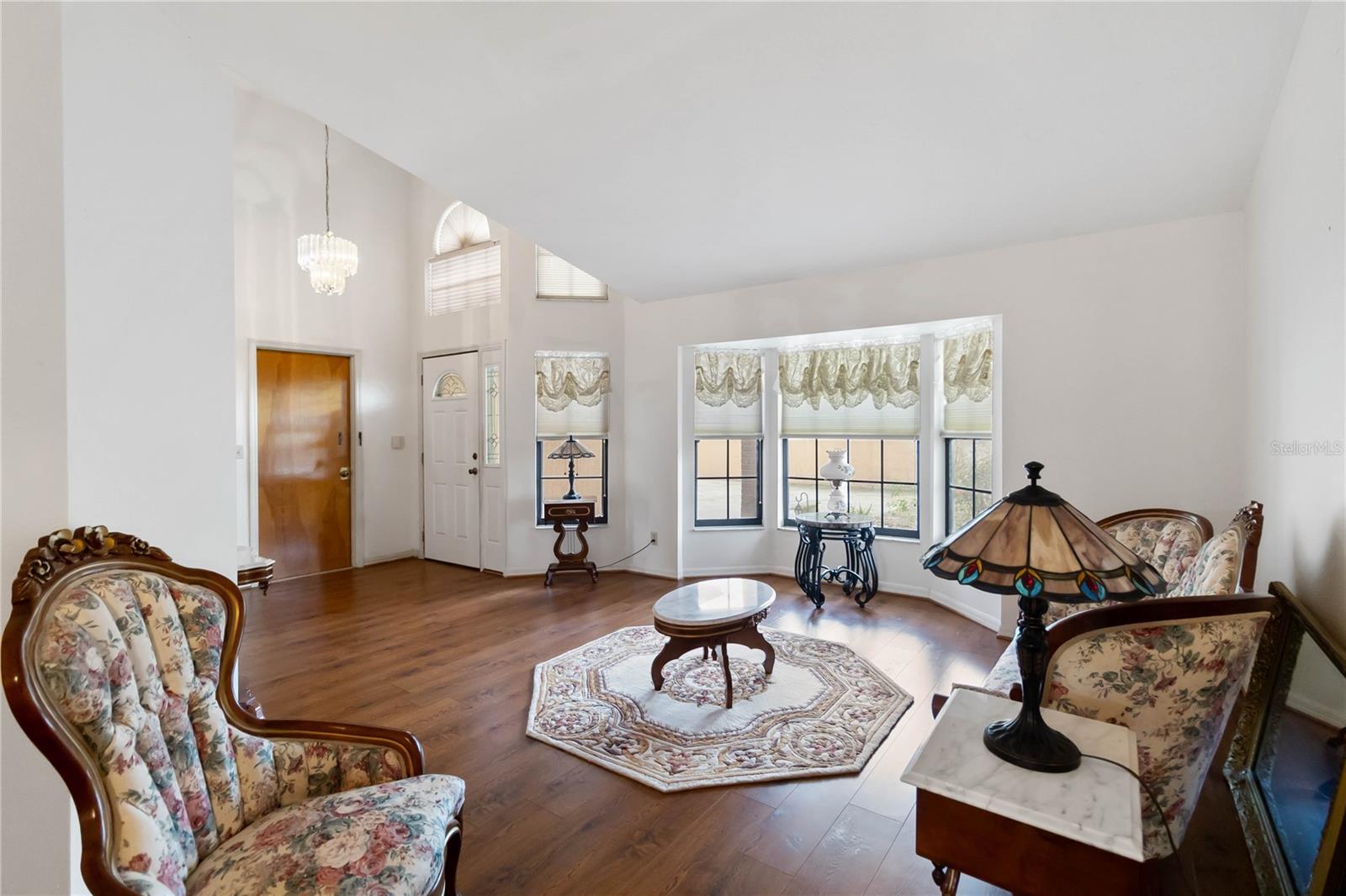 Image 9 of 36 For 9835 Lakeshore Drive