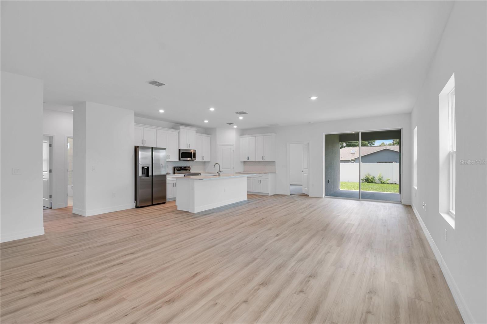 Image 11 of 43 For 506 Marion Oaks Trail