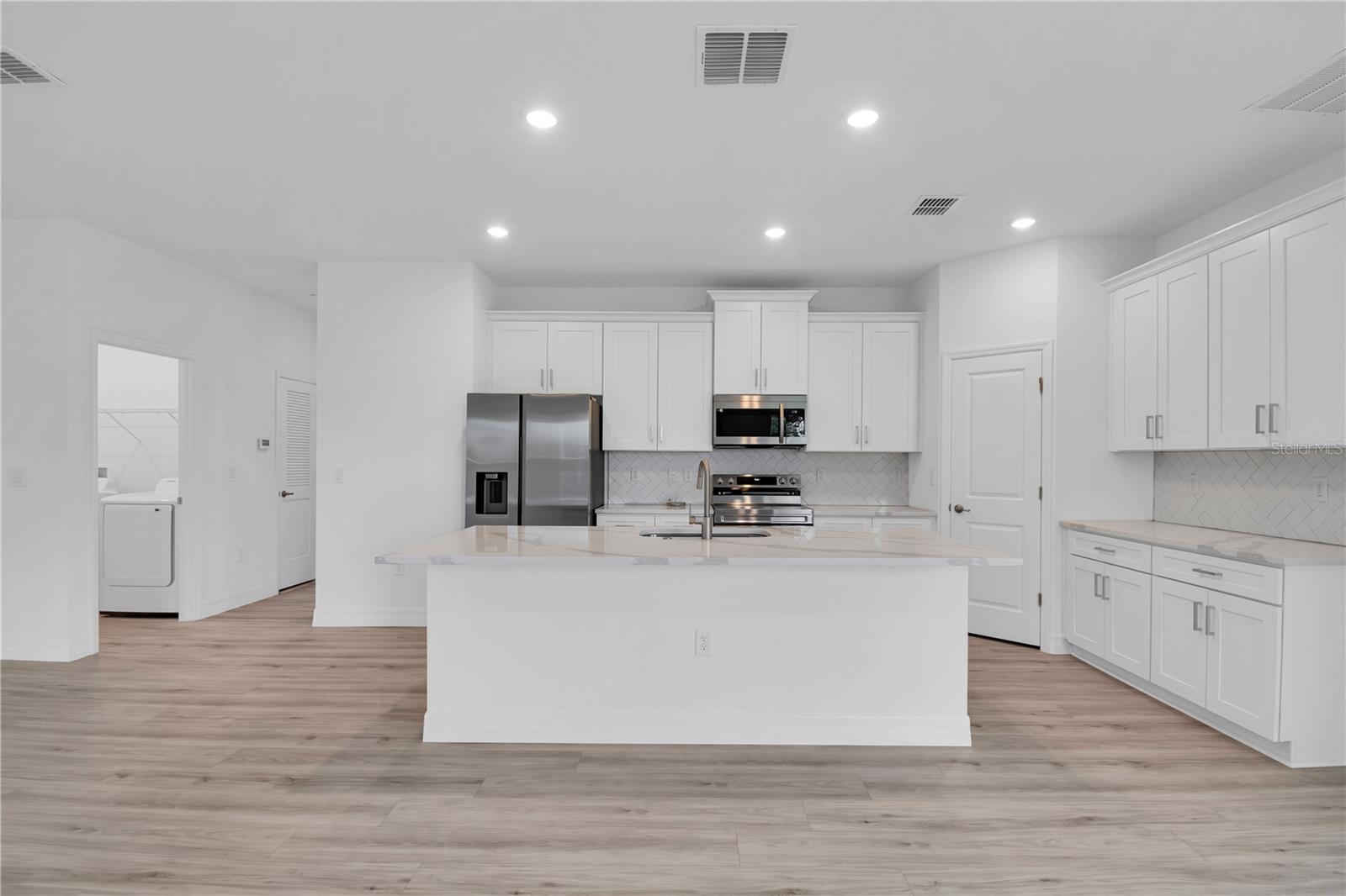 Image 13 of 43 For 506 Marion Oaks Trail