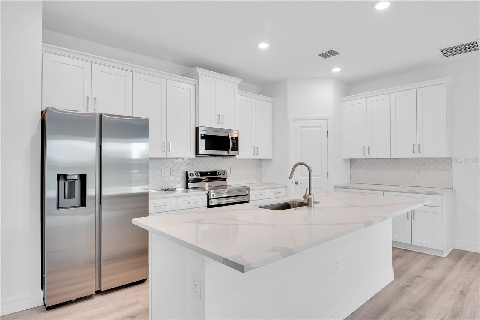 Image 14 of 43 For 506 Marion Oaks Trail