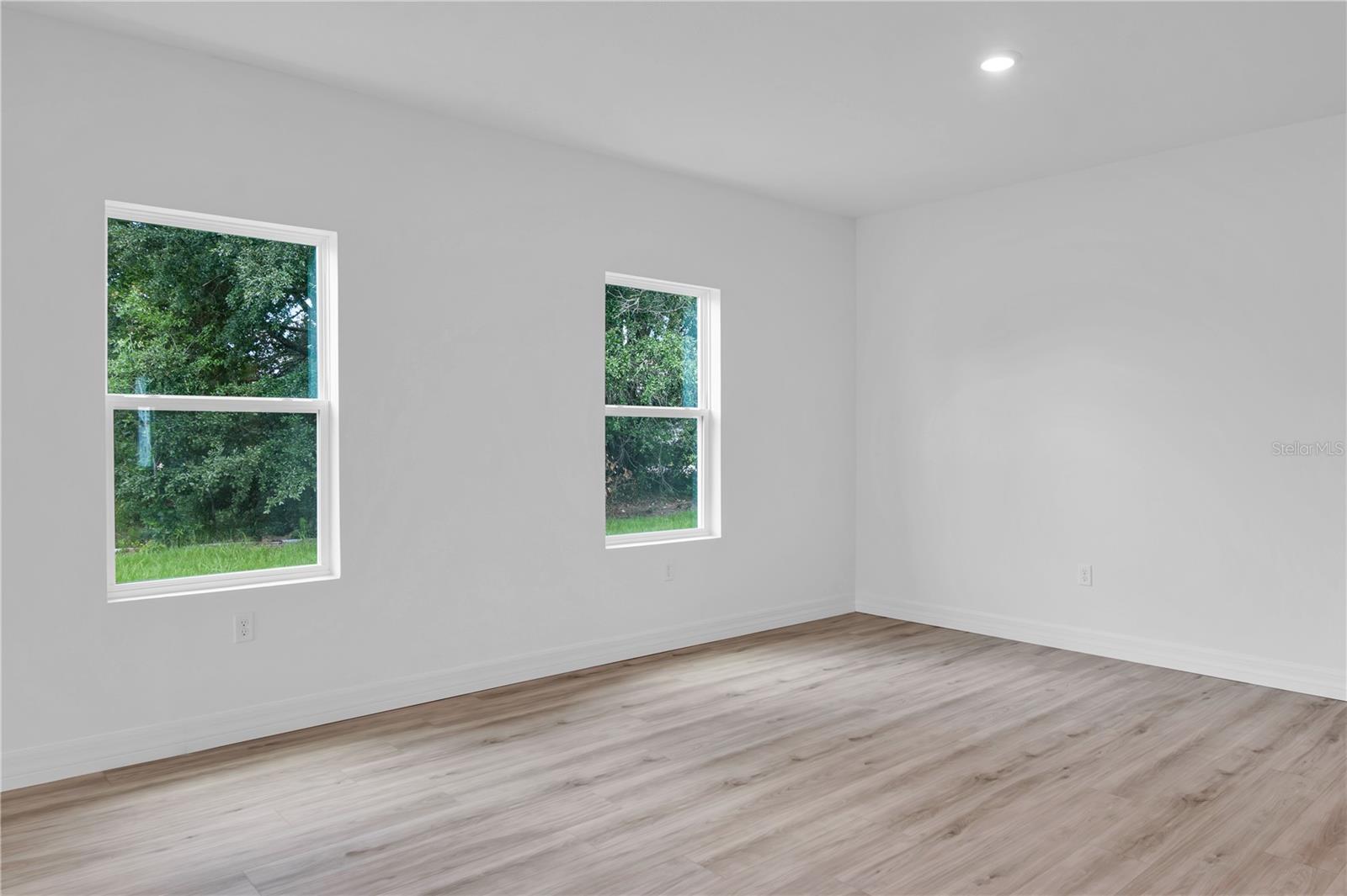 Image 19 of 43 For 506 Marion Oaks Trail