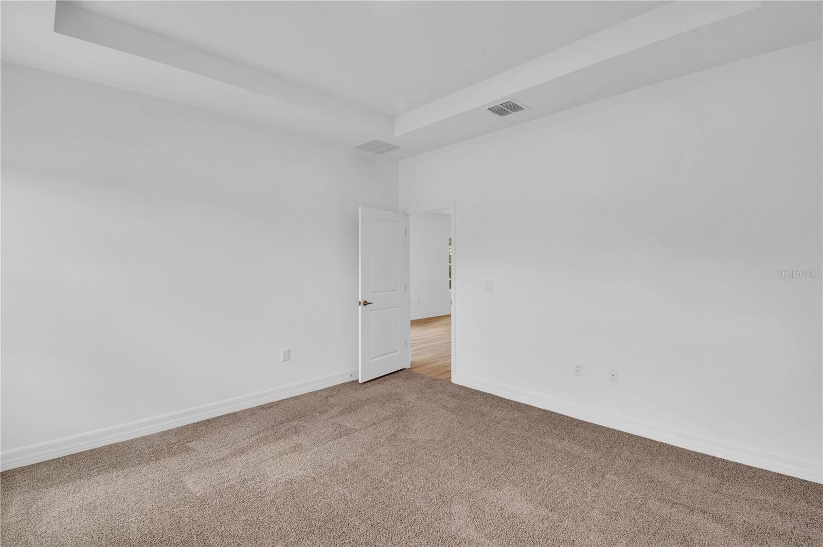 Image 22 of 43 For 506 Marion Oaks Trail