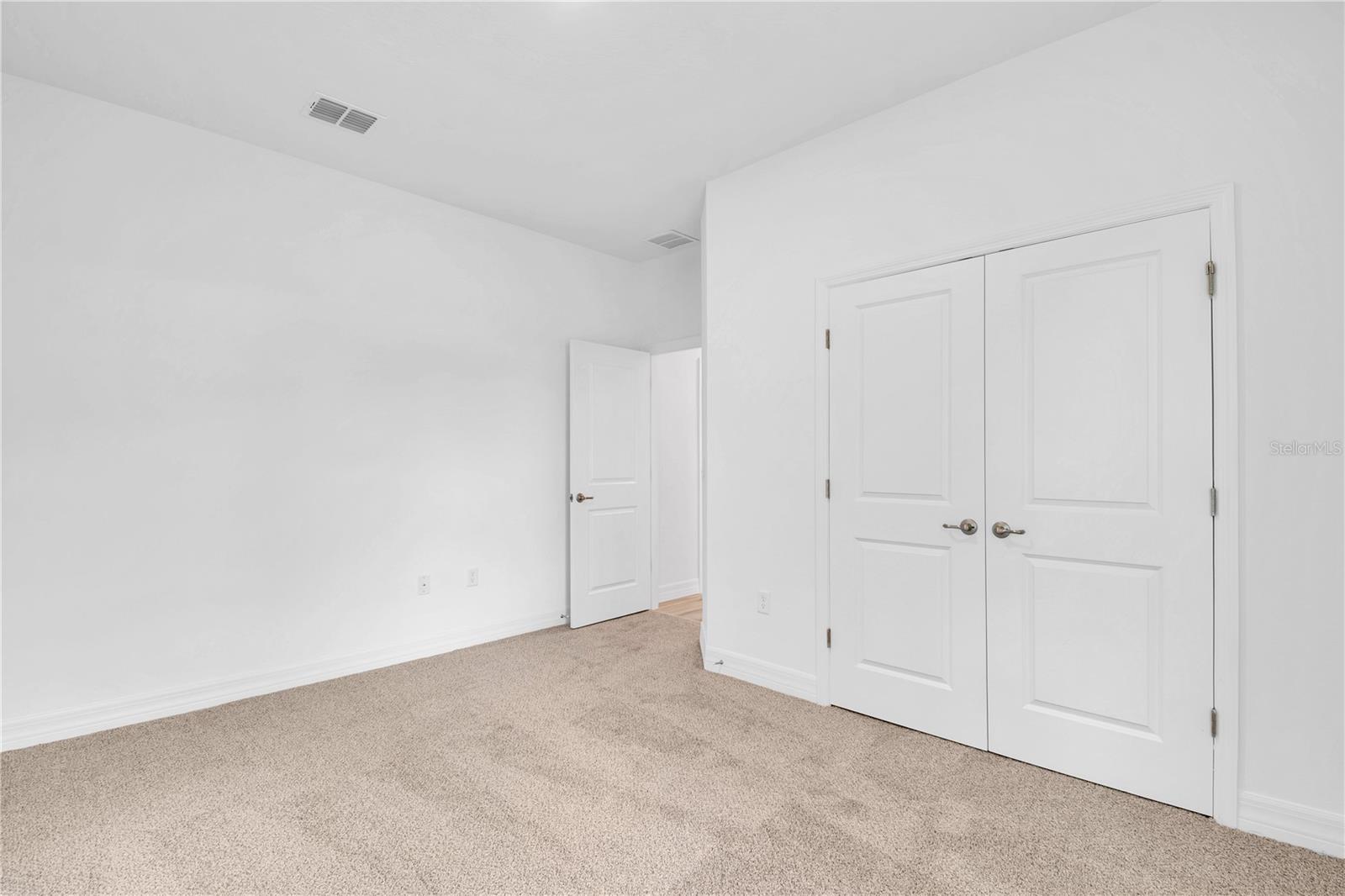 Image 29 of 43 For 506 Marion Oaks Trail