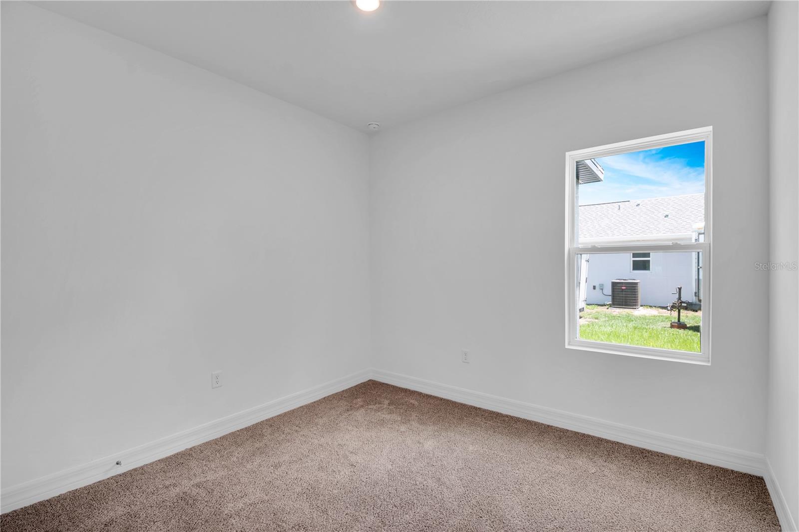 Image 31 of 43 For 506 Marion Oaks Trail