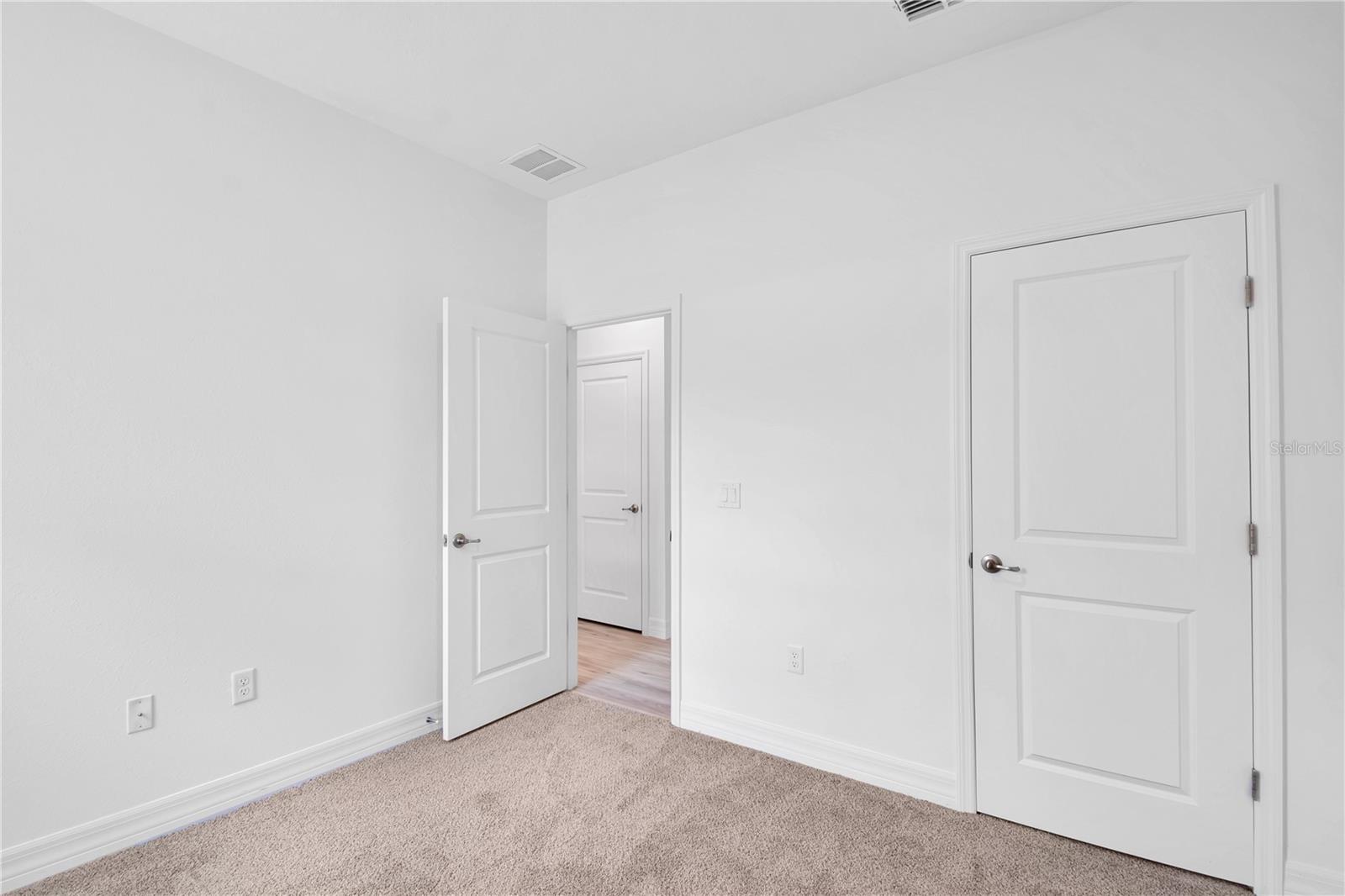 Image 32 of 43 For 506 Marion Oaks Trail