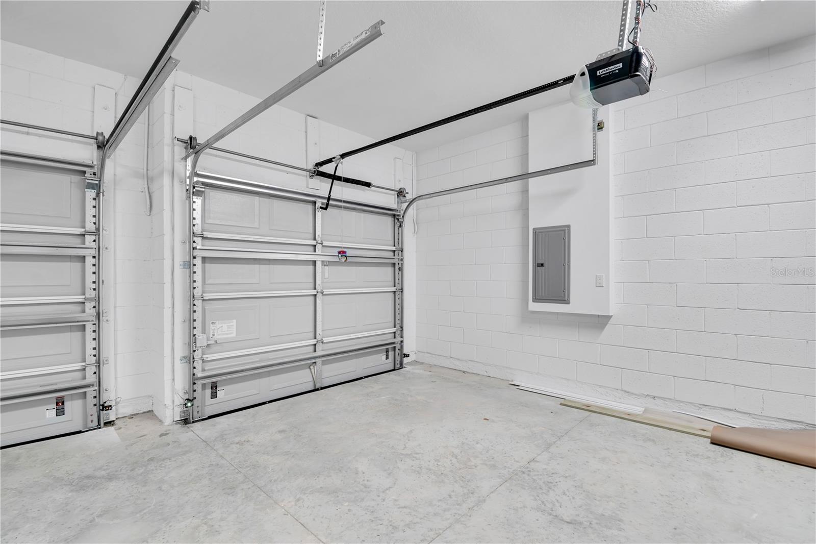 Image 35 of 43 For 506 Marion Oaks Trail