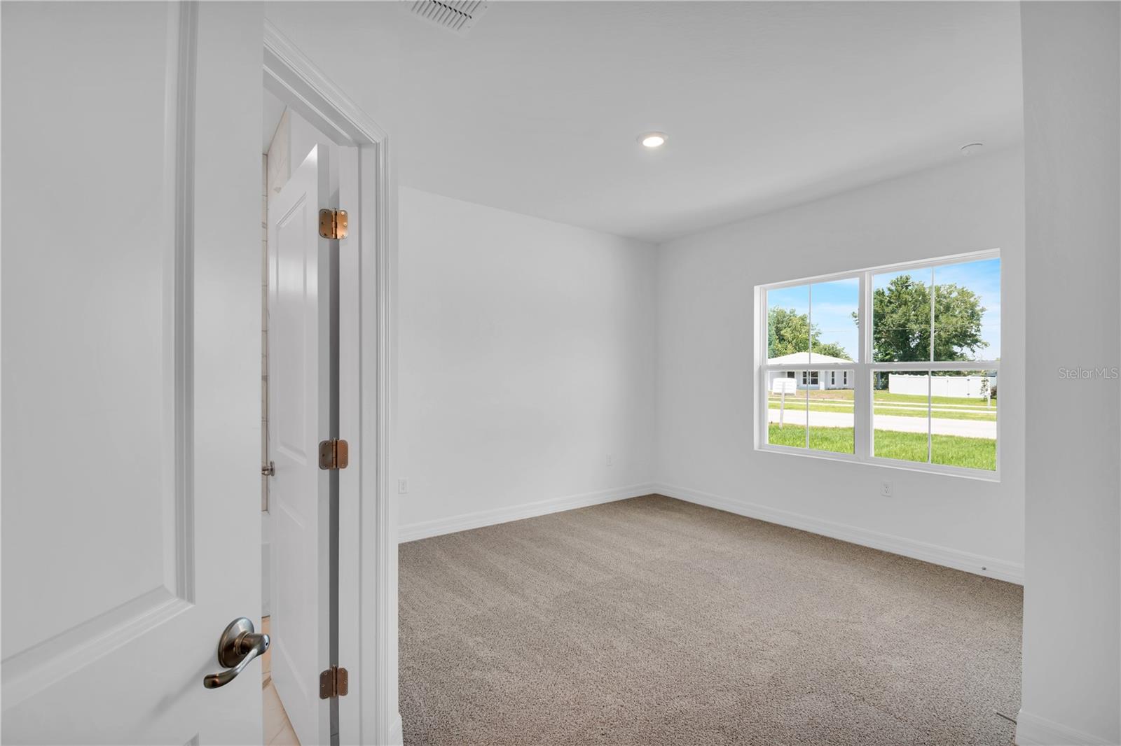 Image 7 of 43 For 506 Marion Oaks Trail