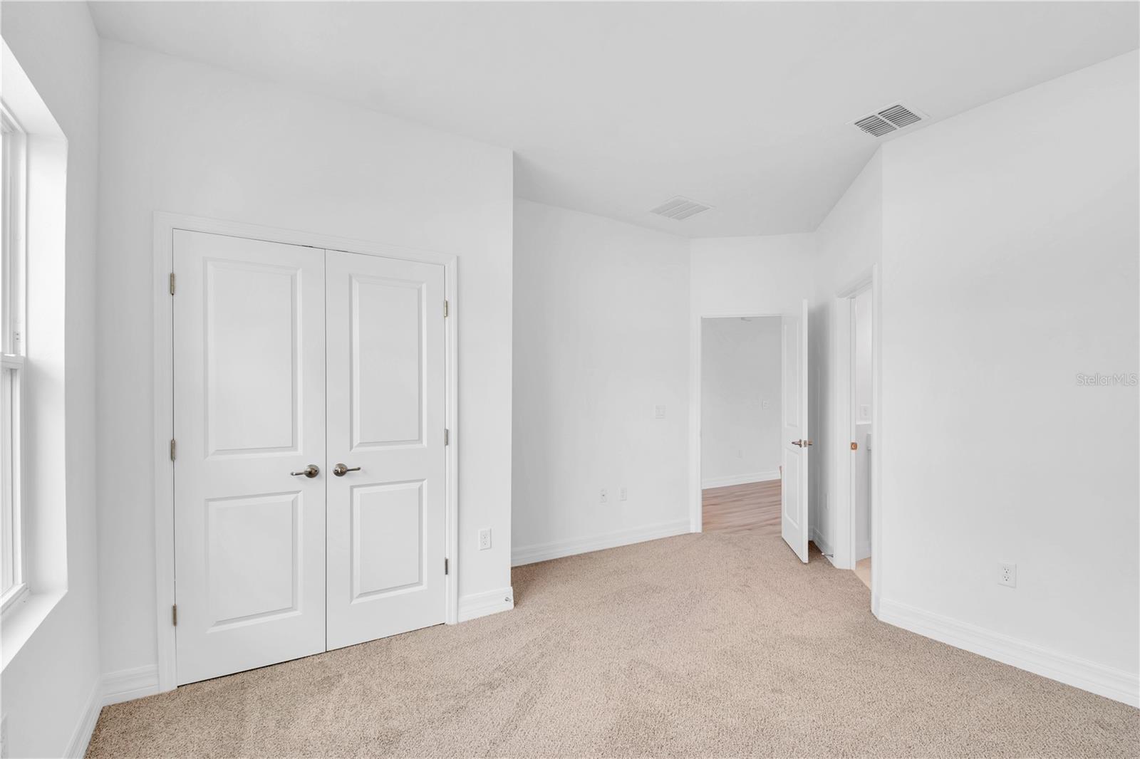 Image 8 of 43 For 506 Marion Oaks Trail