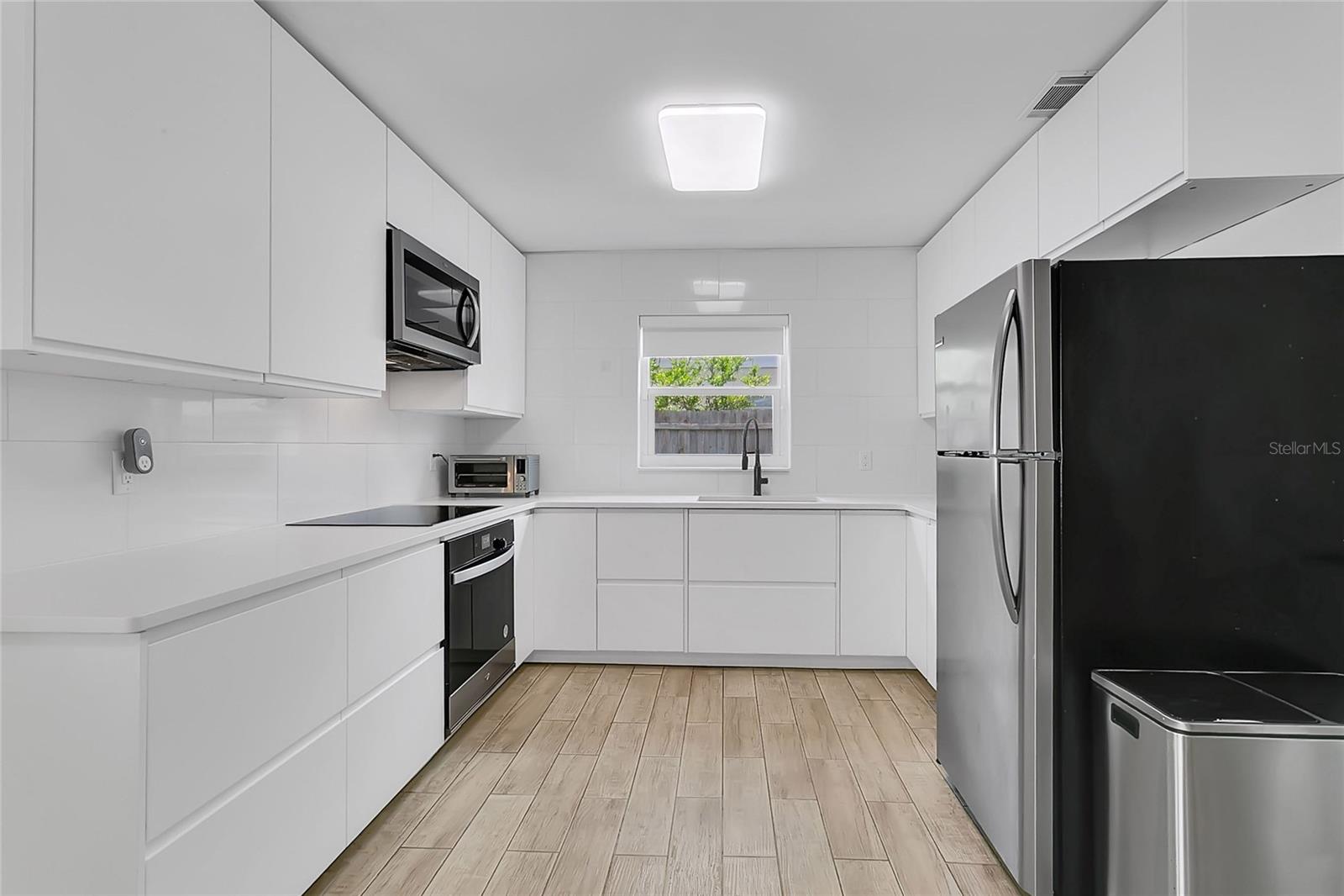 Image 10 of 31 For 851 Darwin Drive