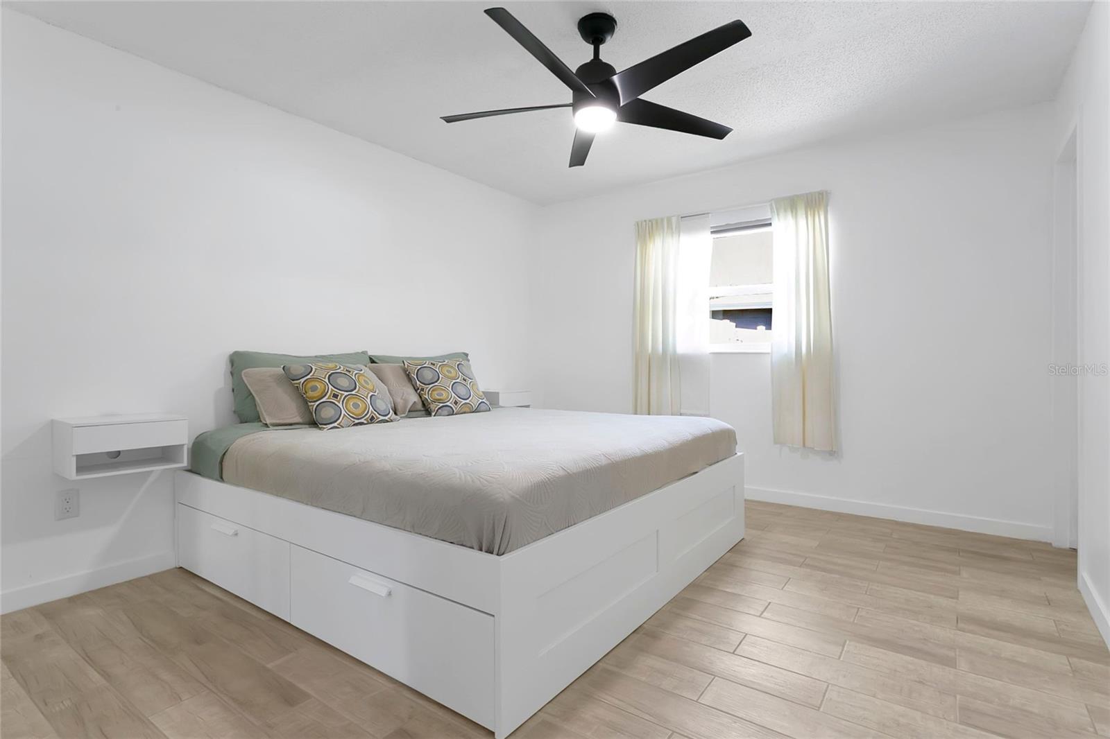 Image 11 of 31 For 851 Darwin Drive