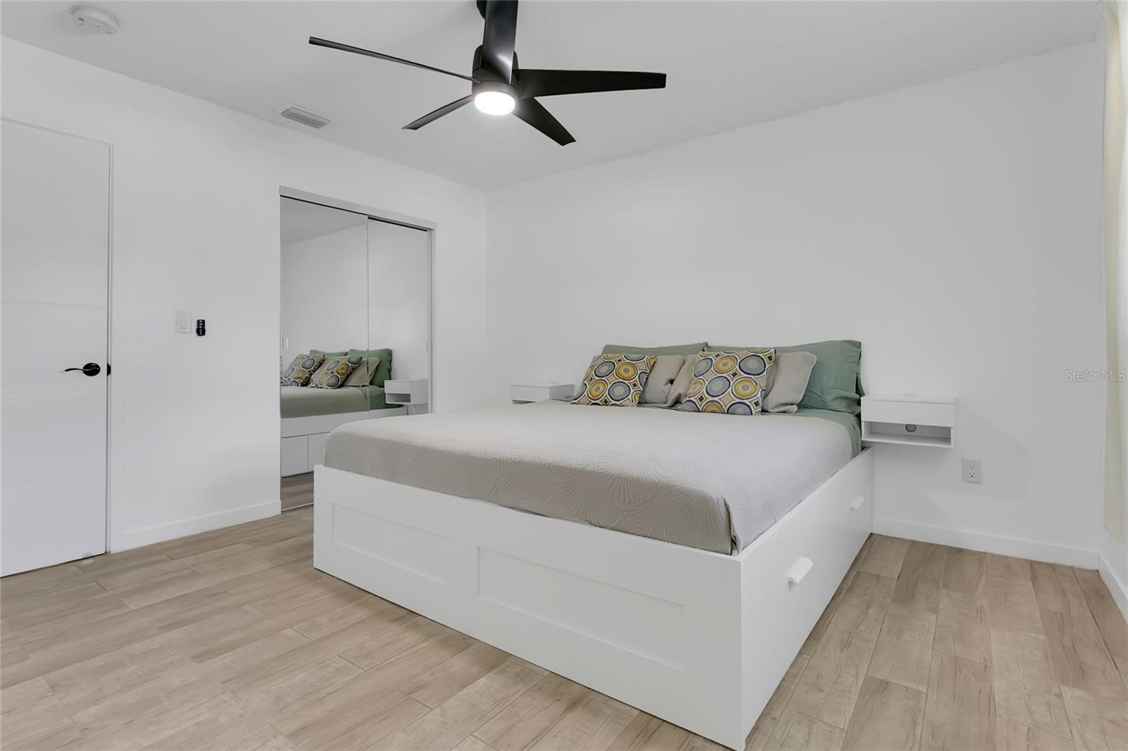 Image 12 of 31 For 851 Darwin Drive