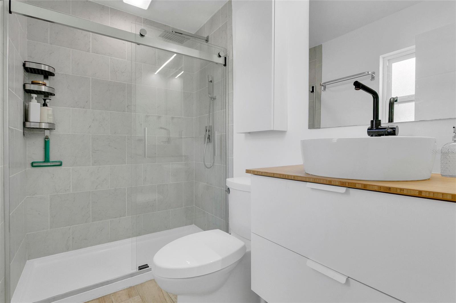 Image 13 of 31 For 851 Darwin Drive