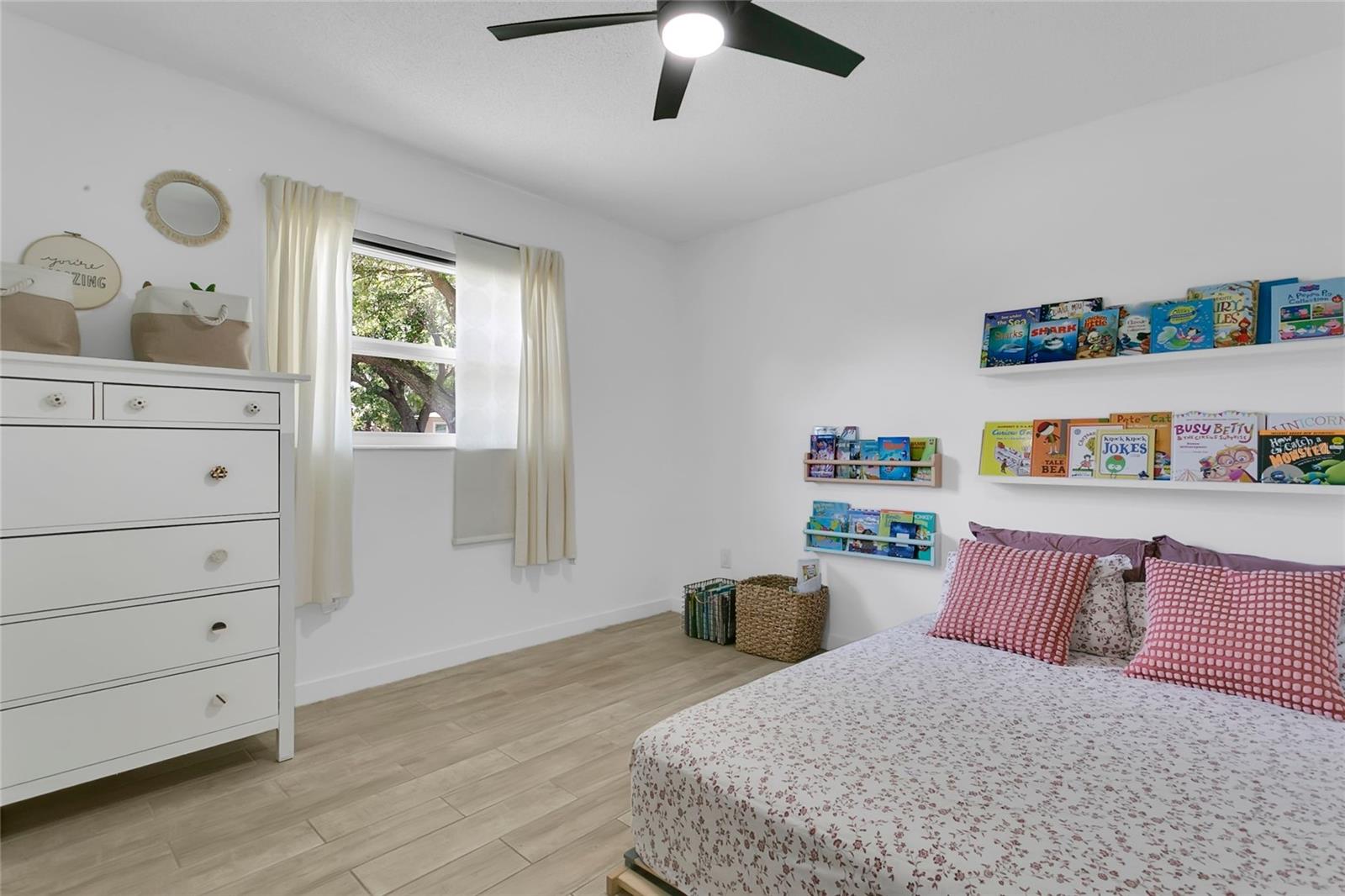 Image 14 of 31 For 851 Darwin Drive