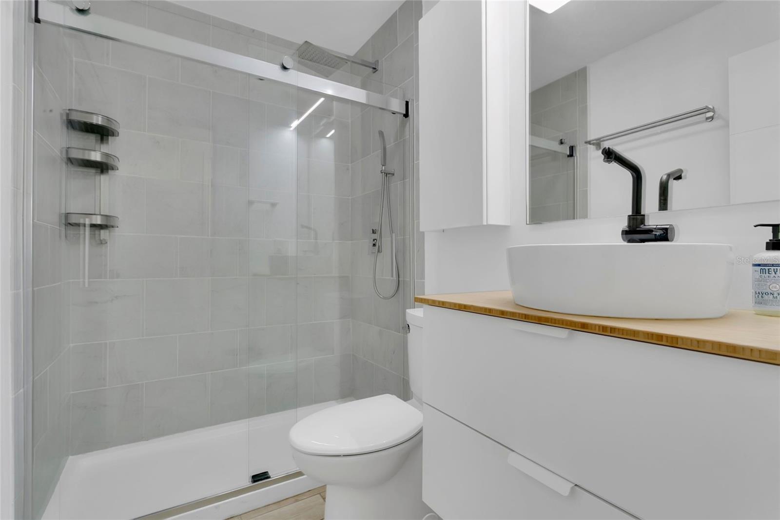 Image 15 of 31 For 851 Darwin Drive