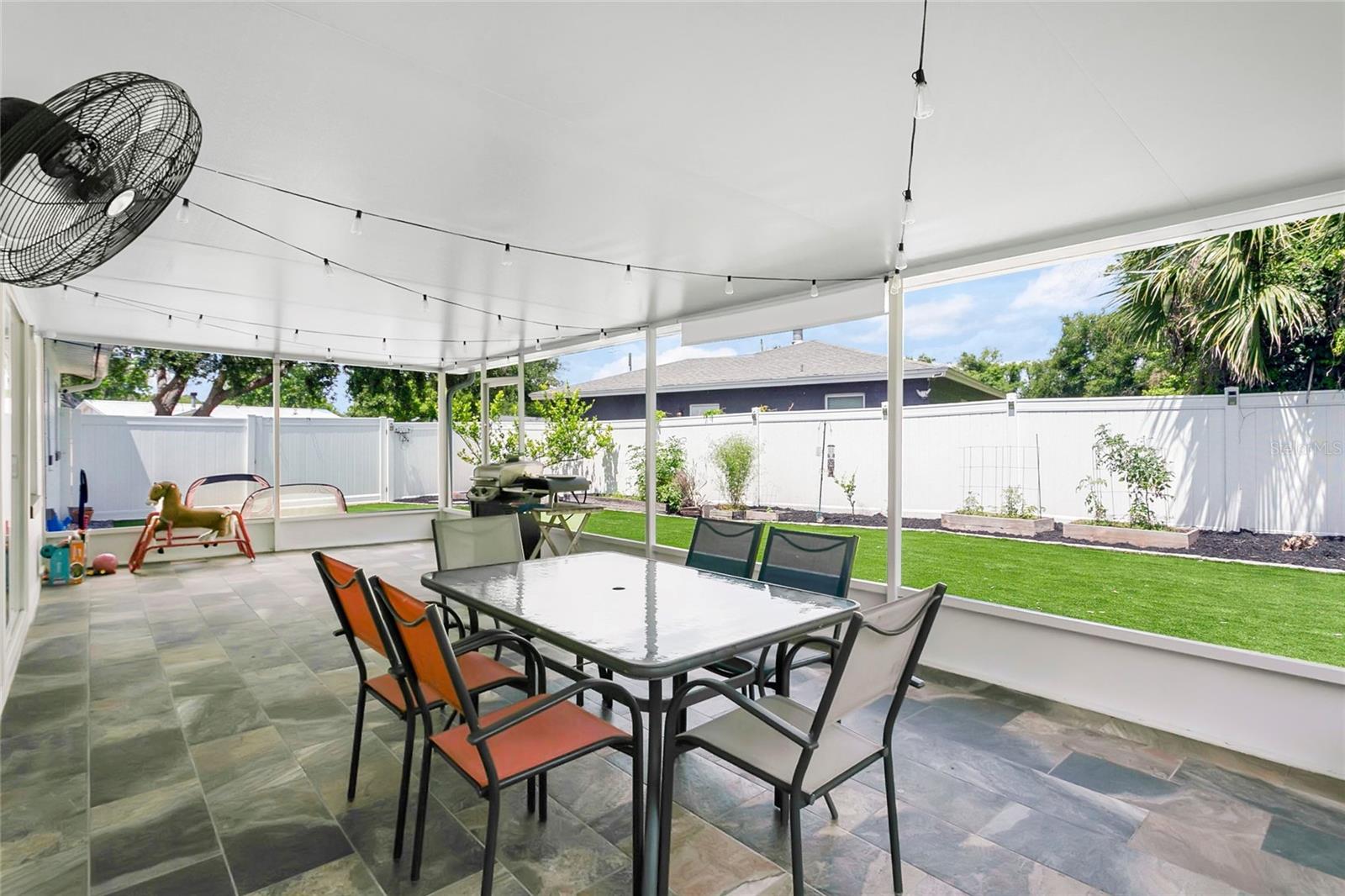 Image 18 of 31 For 851 Darwin Drive