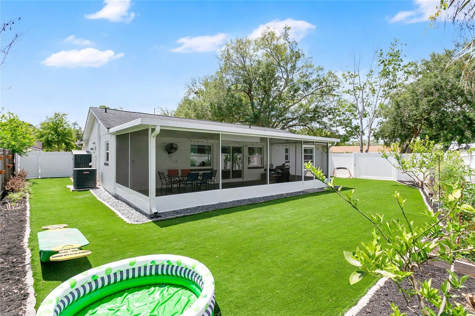 Image 20 of 31 For 851 Darwin Drive