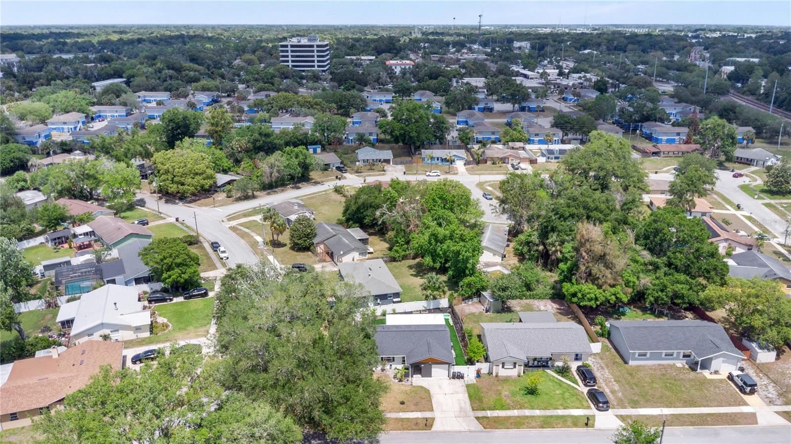 Image 24 of 31 For 851 Darwin Drive