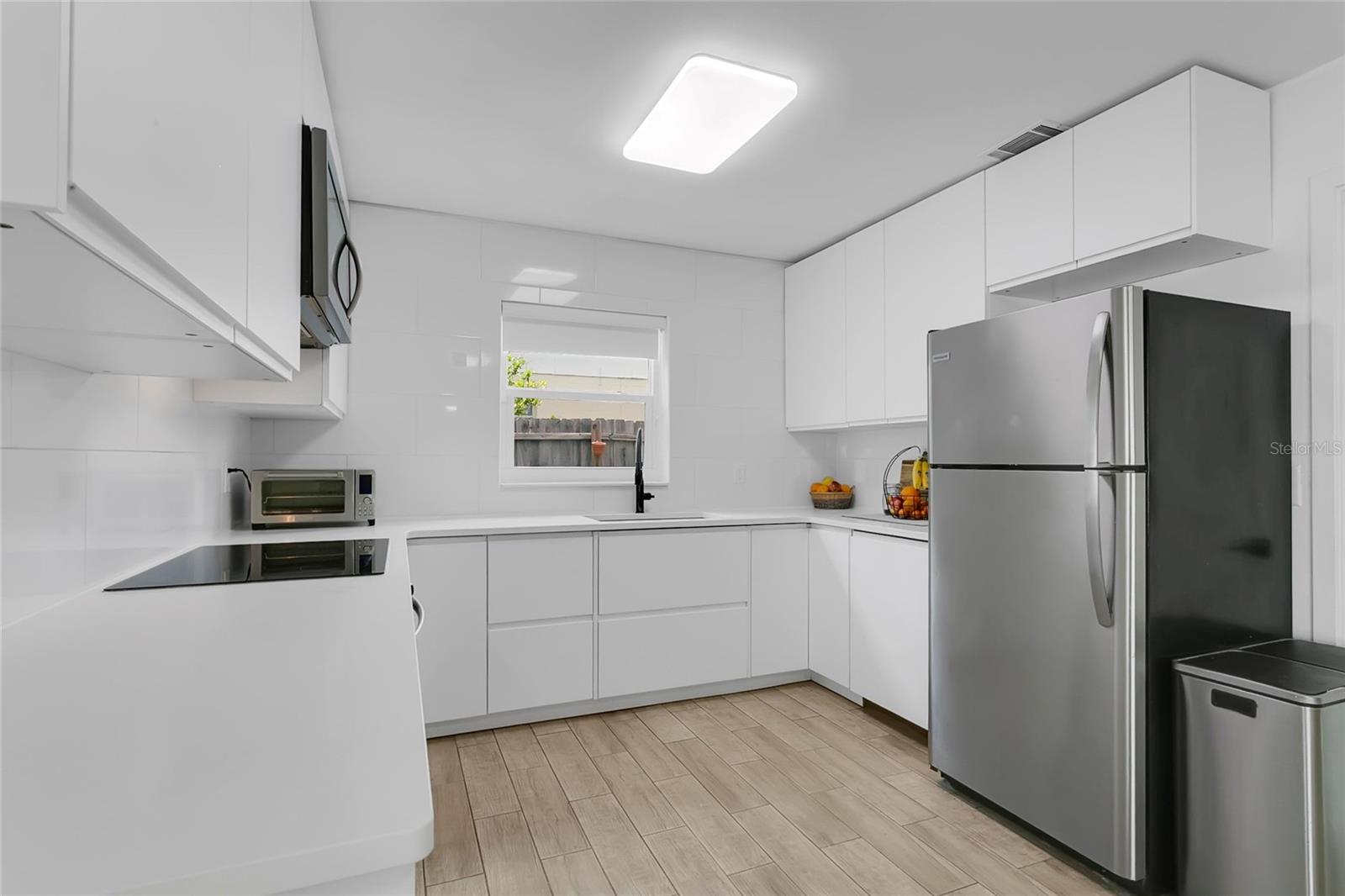 Image 9 of 31 For 851 Darwin Drive