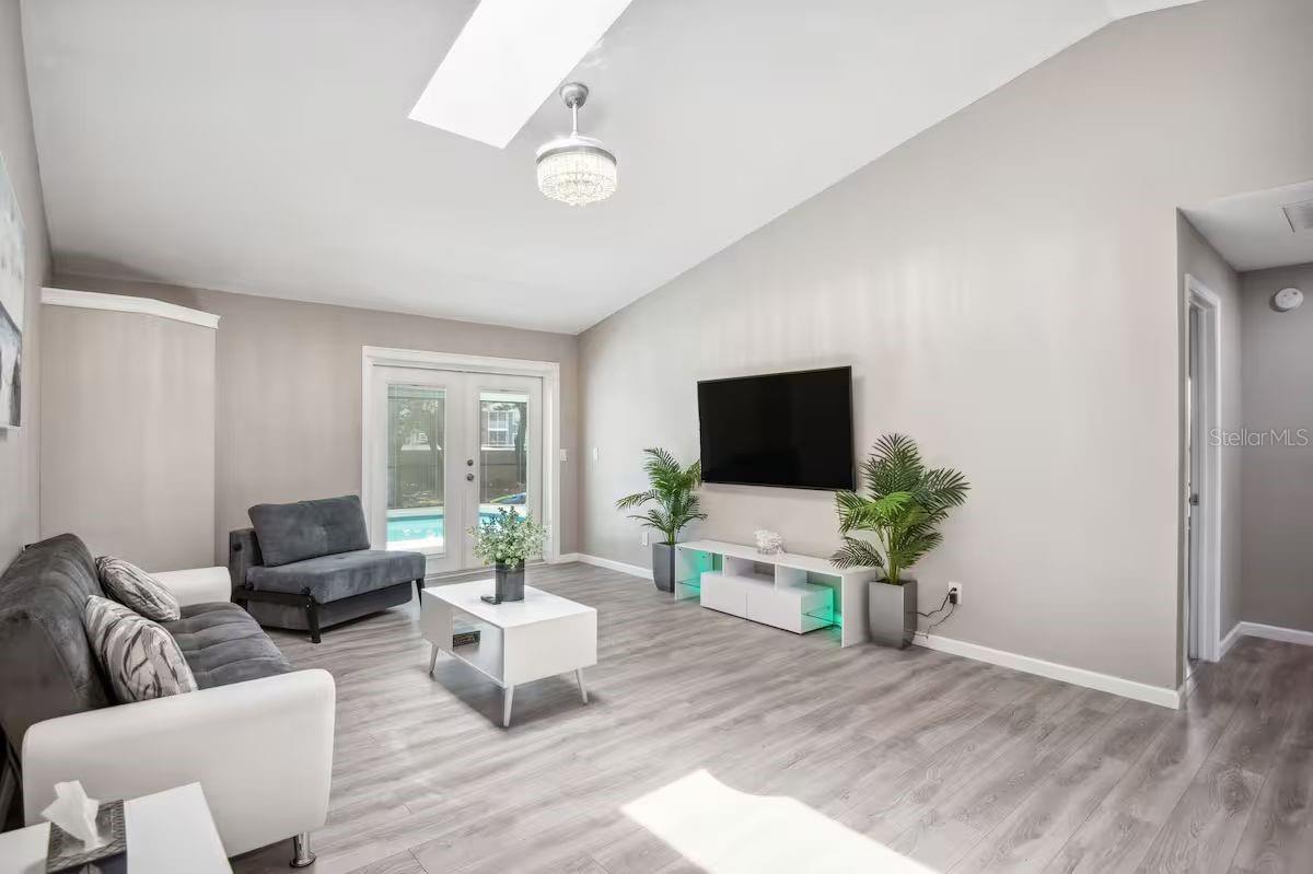 Image 5 of 14 For 6506 Seafairer Drive