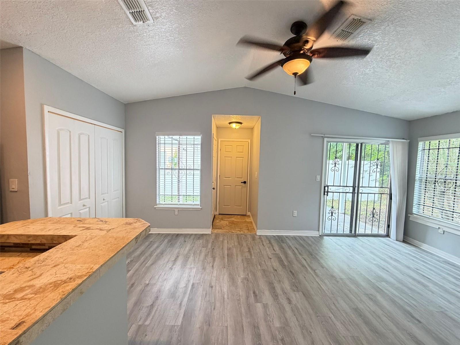 Image 4 of 15 For 942 Loquat Tree Road